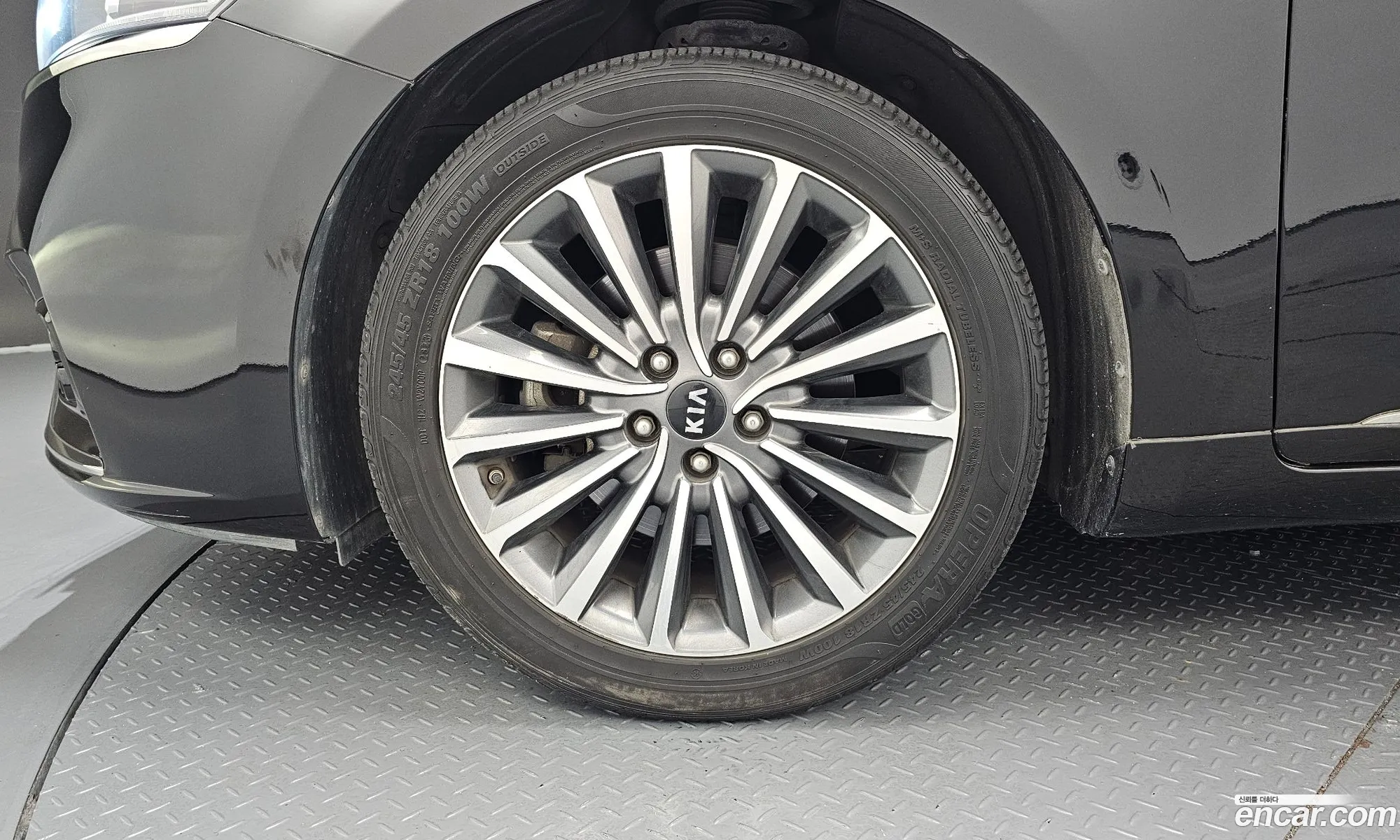 Kia K7 2016 — 28
