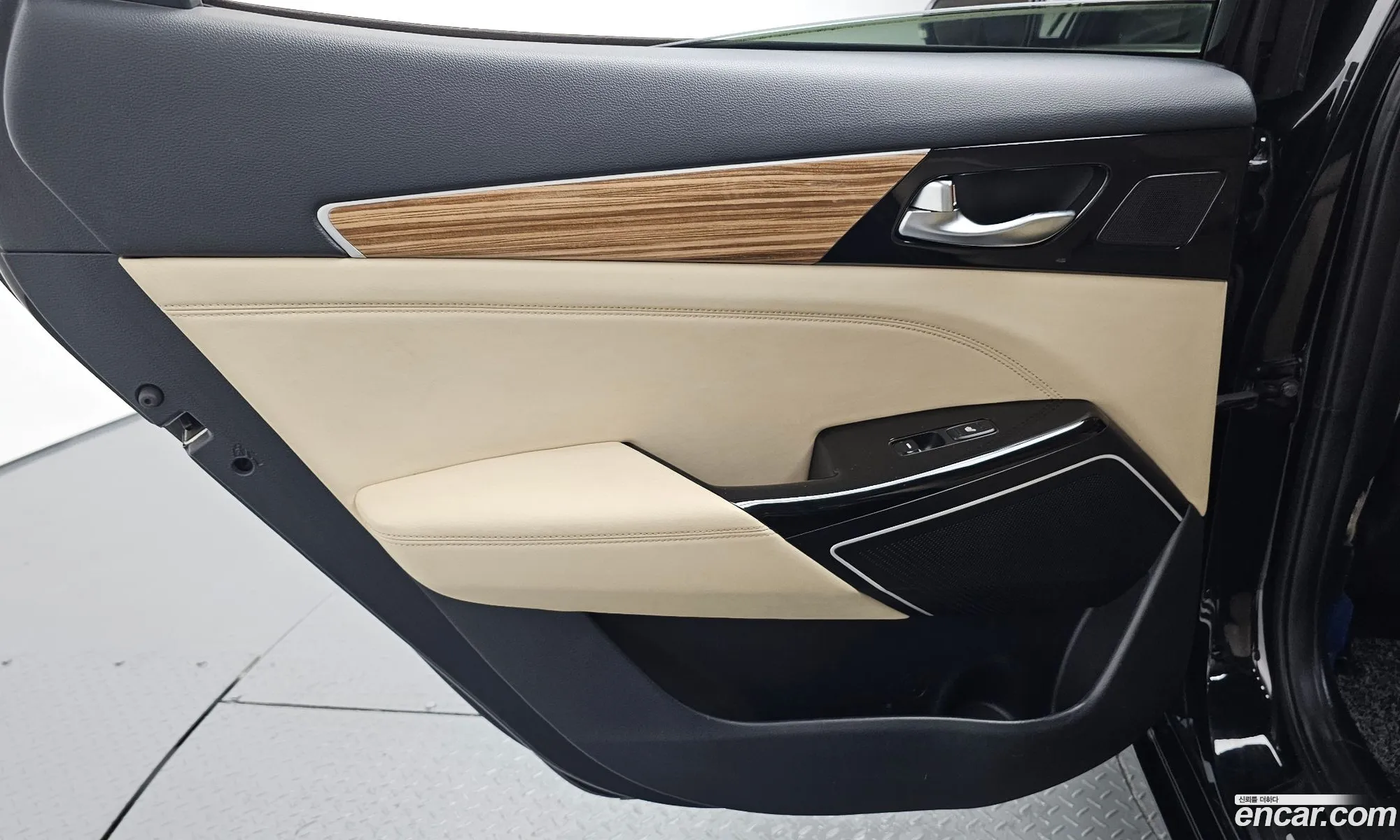 Kia K7 2016 — 27