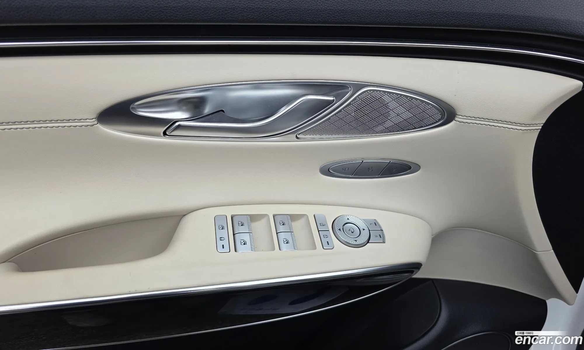Genesis GV70 2021 KMTMA81BDMU020406 — 29