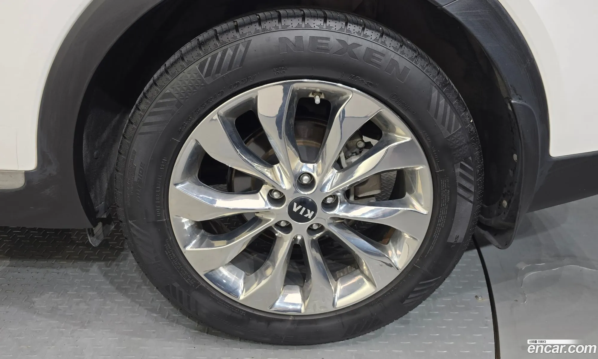 Kia Sorento 2017 KNAPH81BBJA388444 — 4