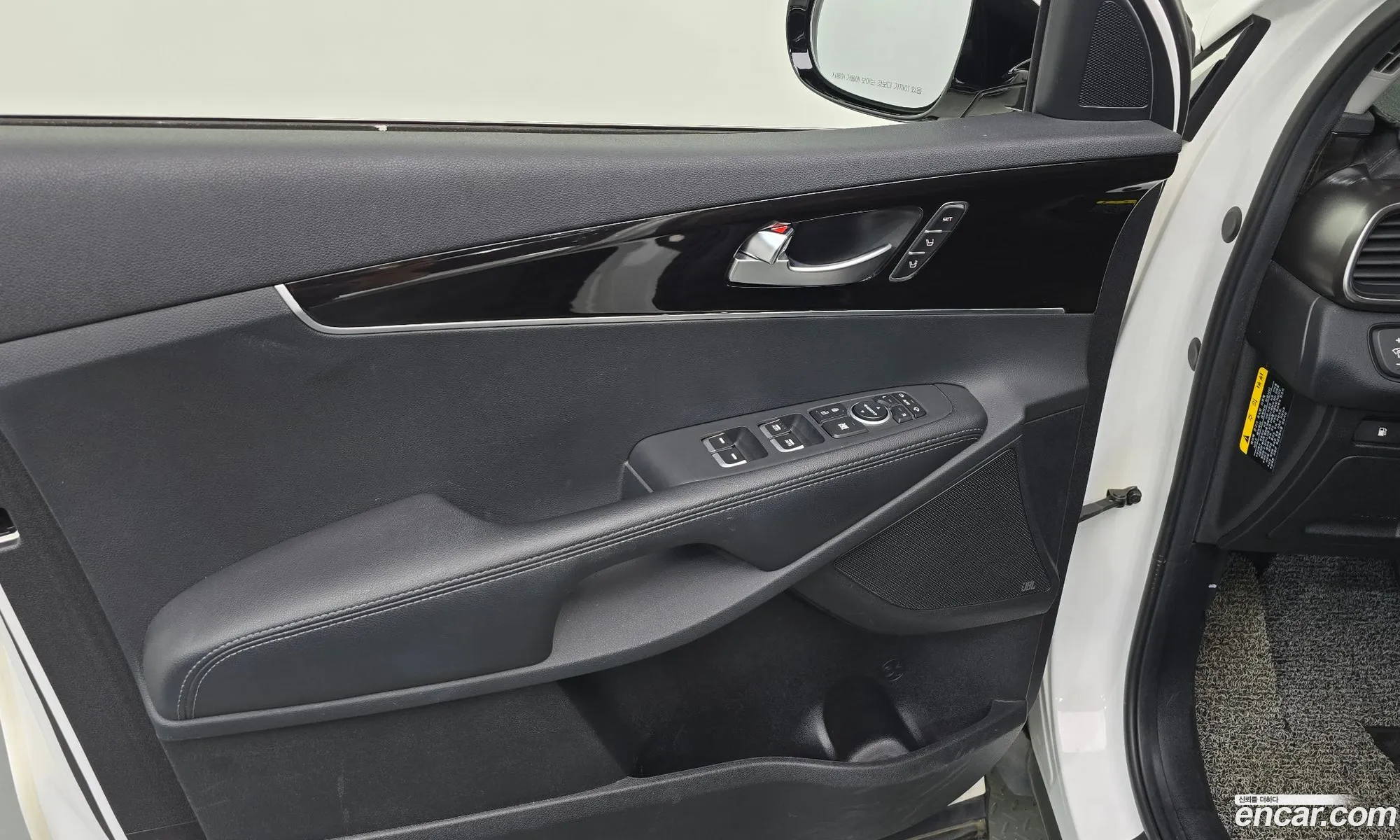 Kia Sorento 2017 KNAPH81BBJA388444 — 24
