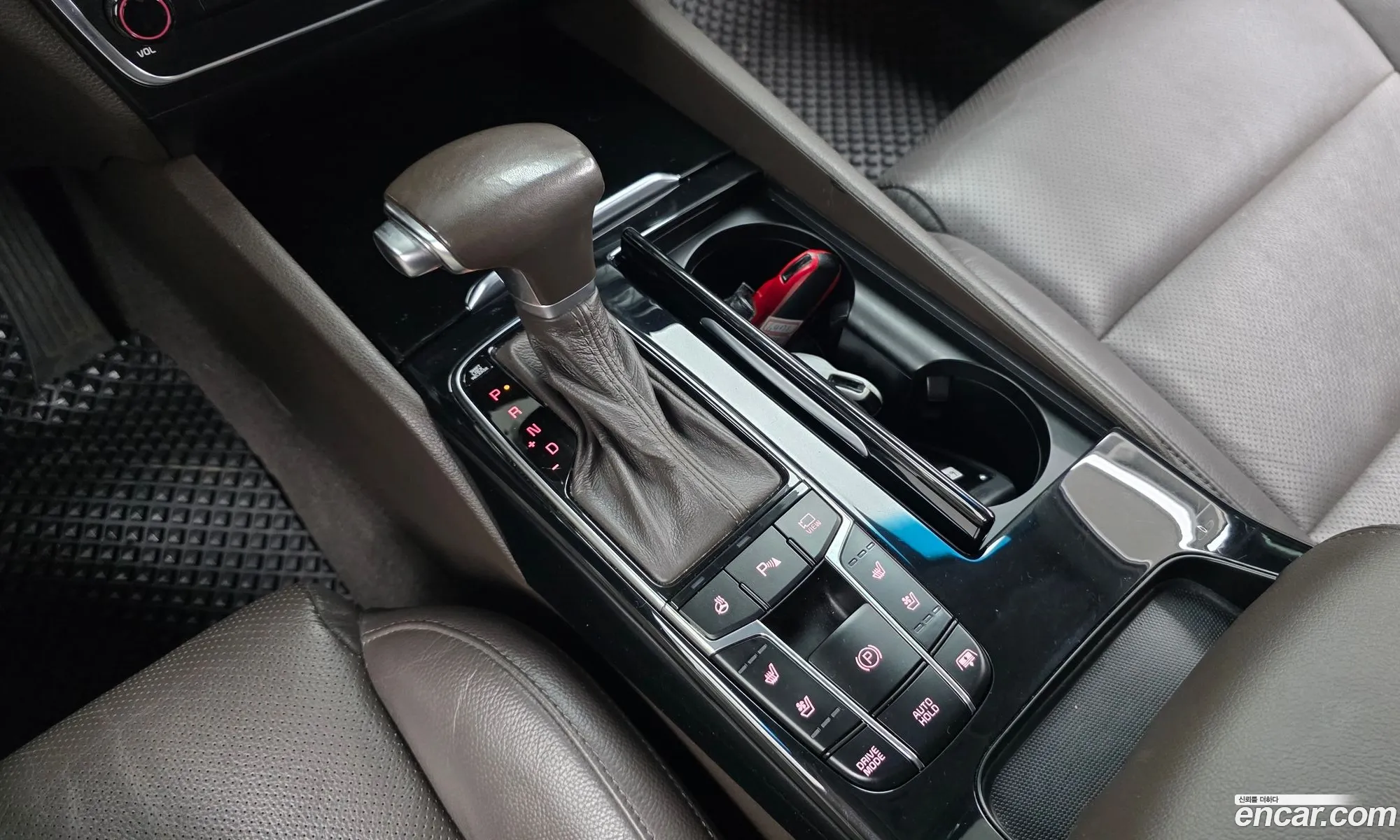 Kia K7 2019 — 18
