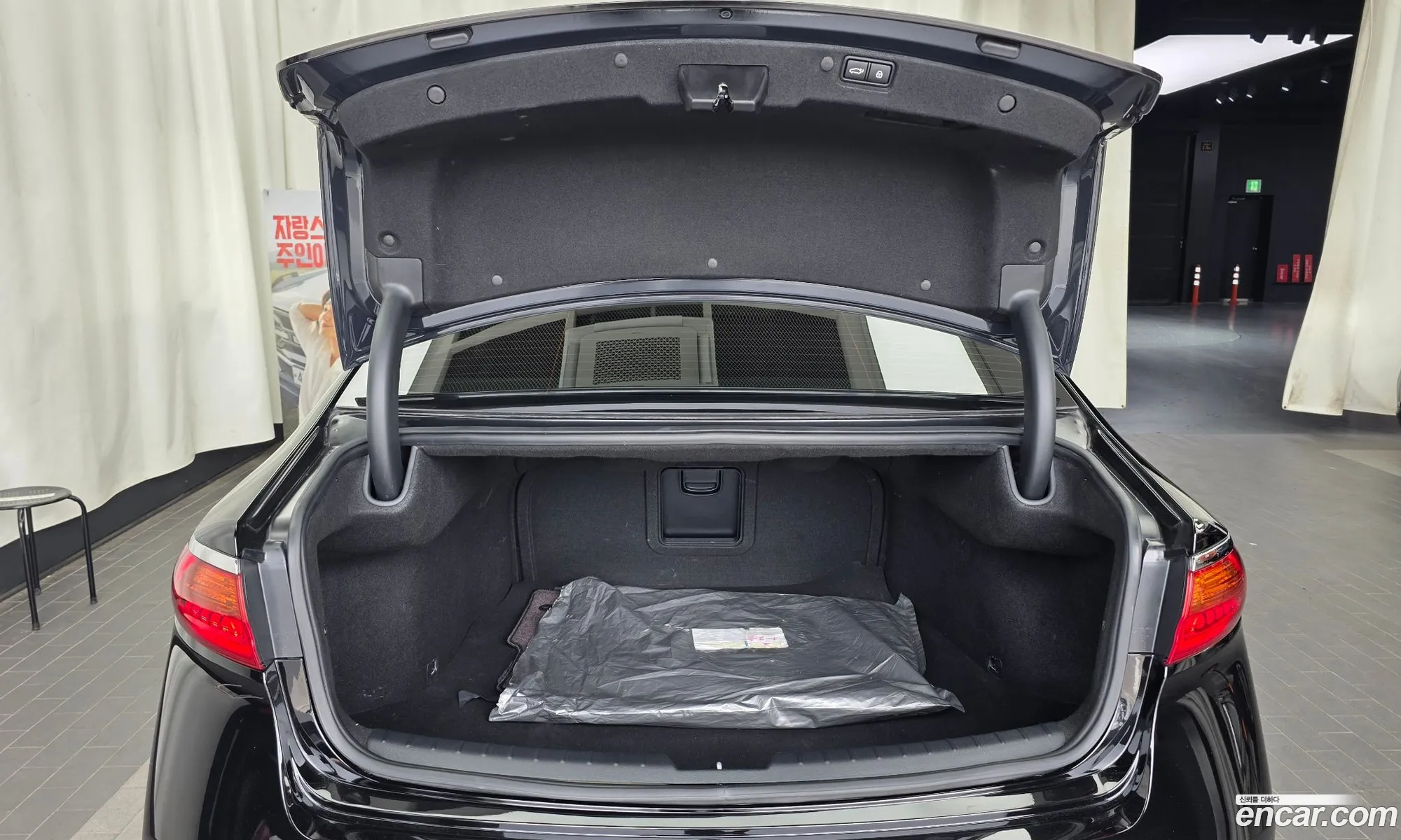 Kia K7 2019 — 13