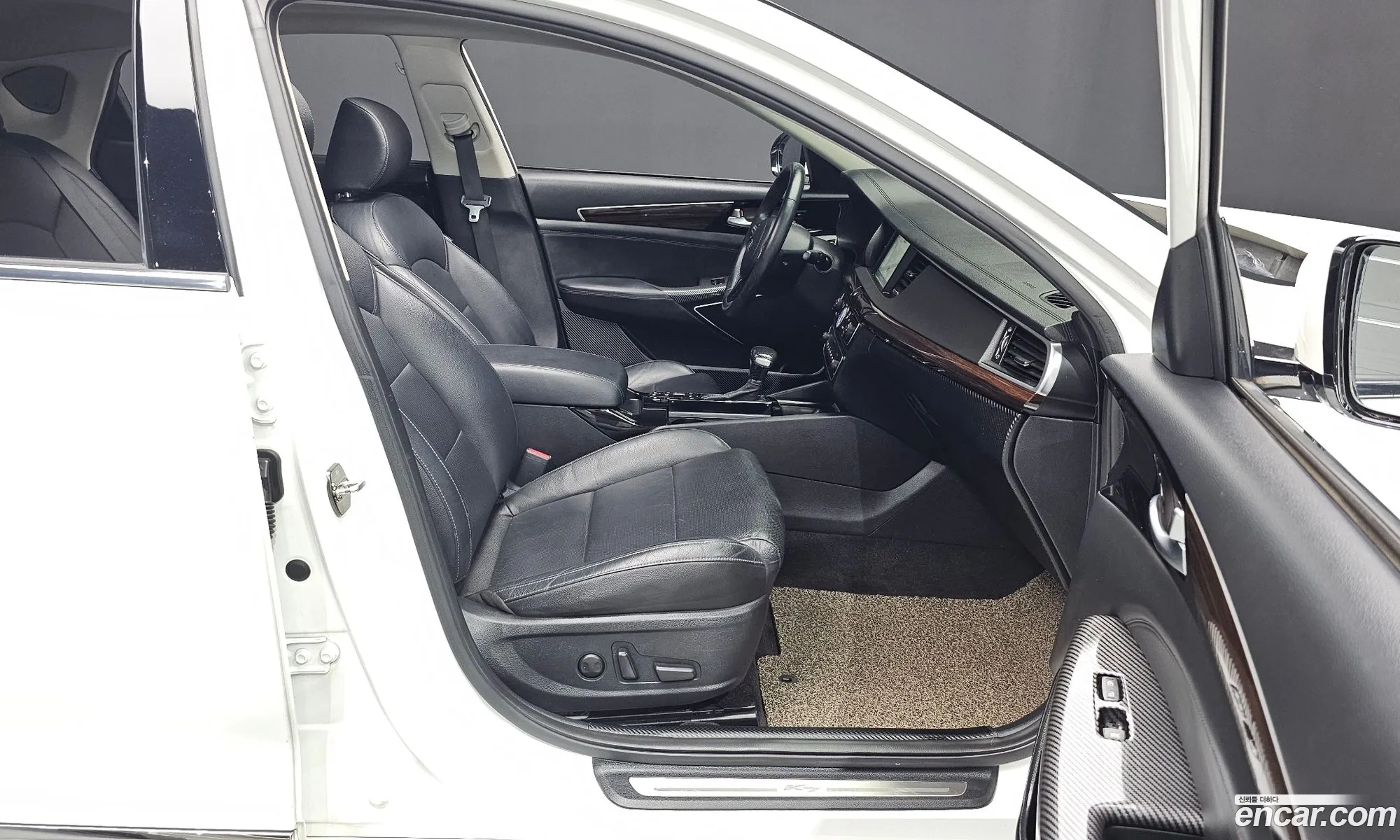 Kia K7 2019 — 26