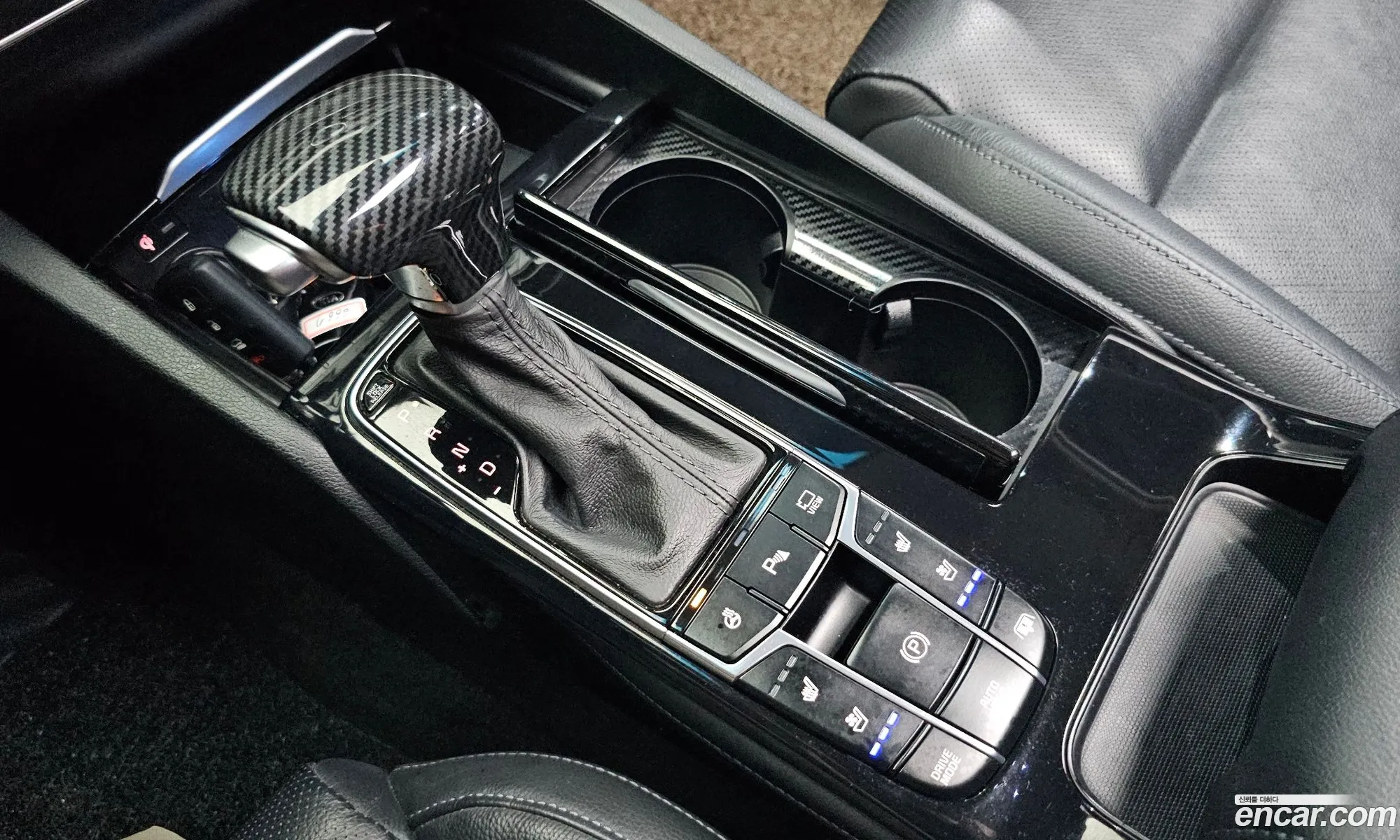 Kia K7 2019 — 32