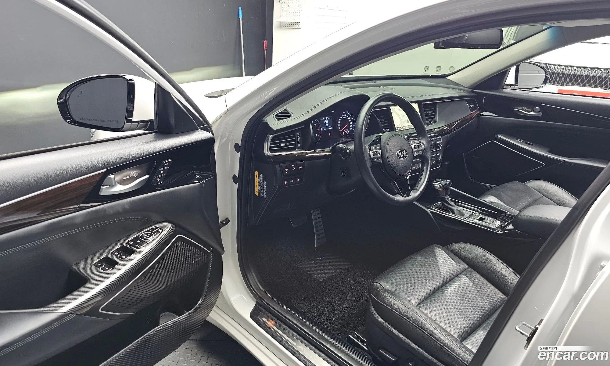 Kia K7 2019 — 12