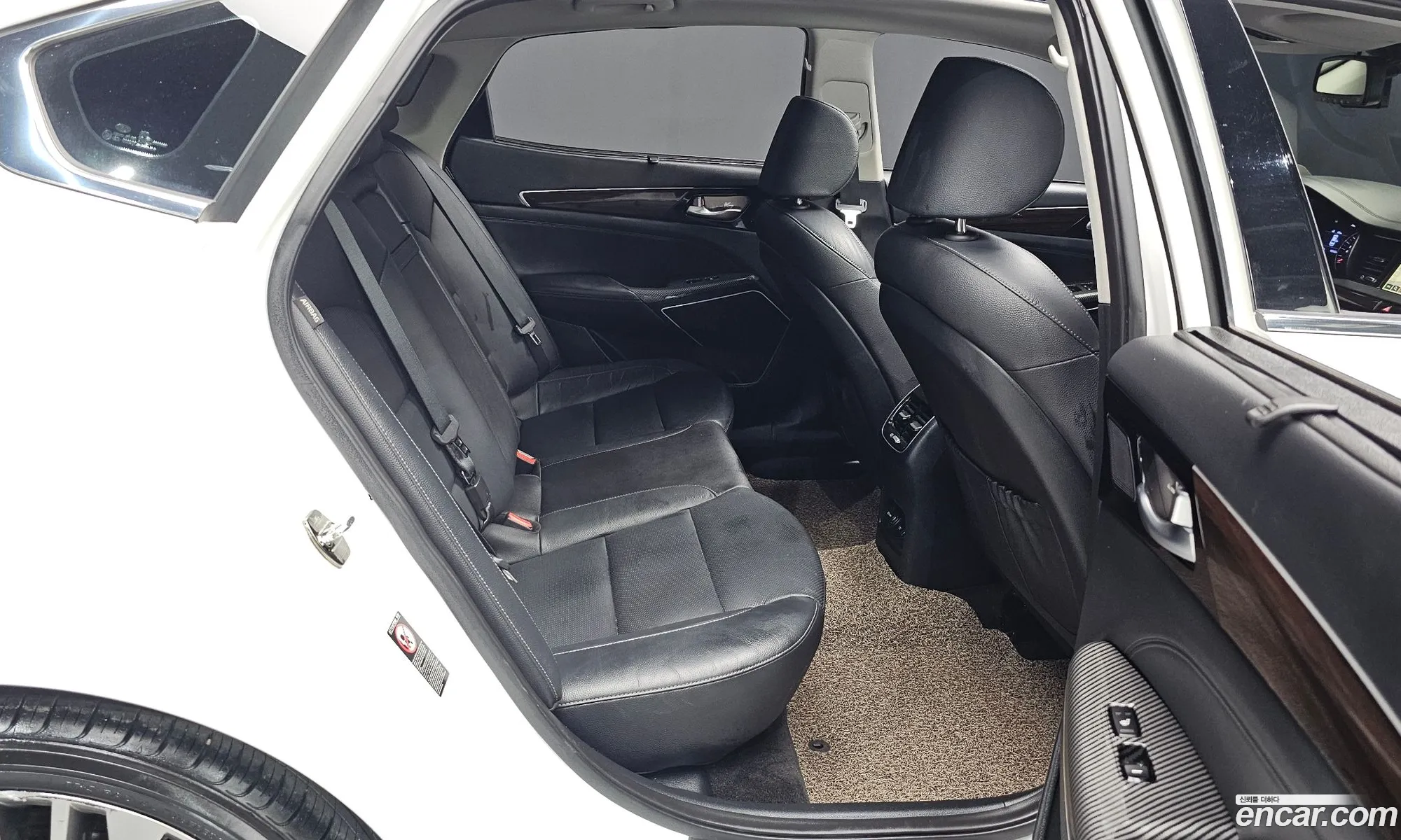 Kia K7 2019 — 25