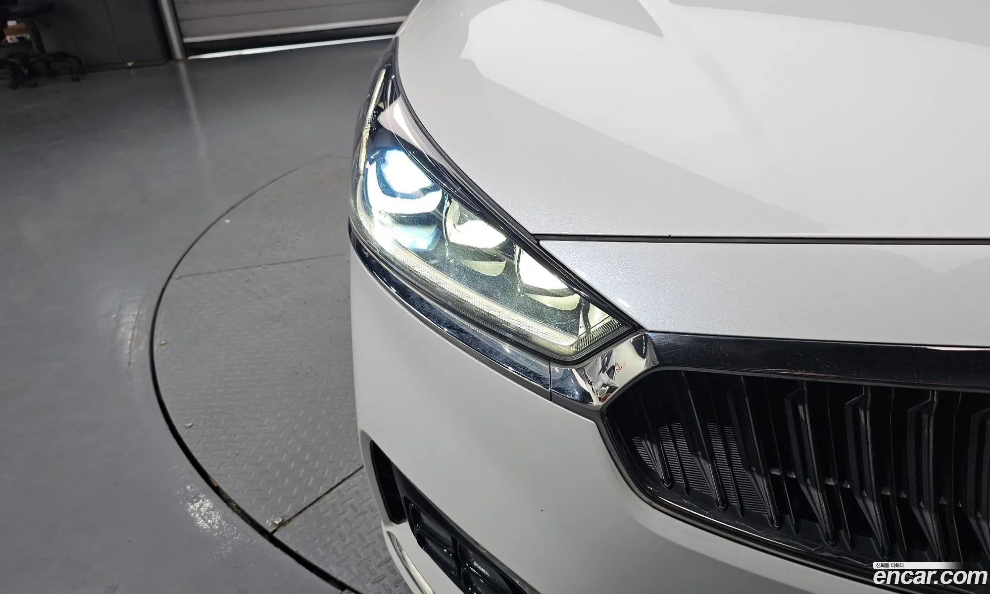 Kia K7 2019 — 35