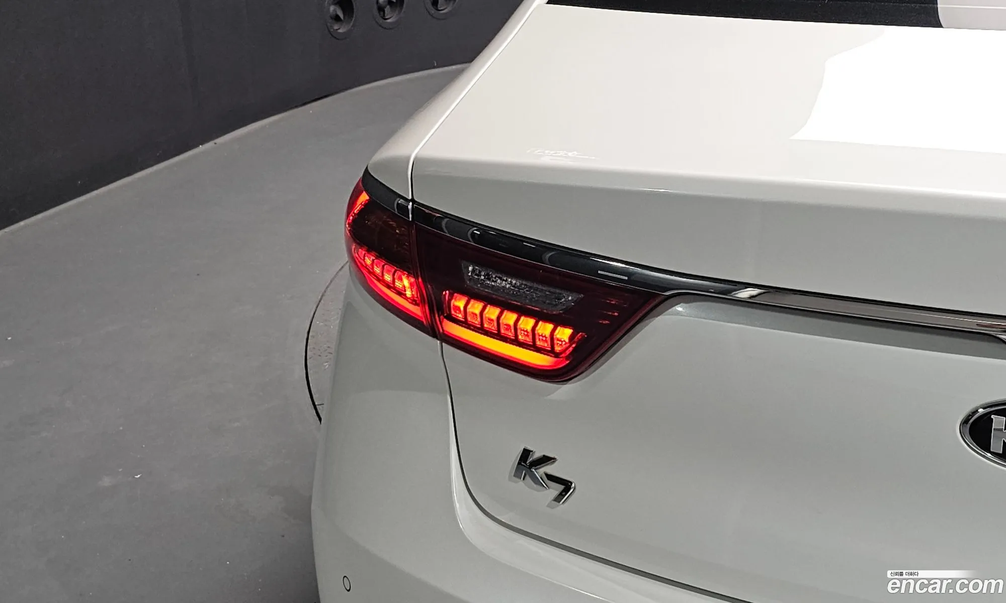 Kia K7 2019 — 14