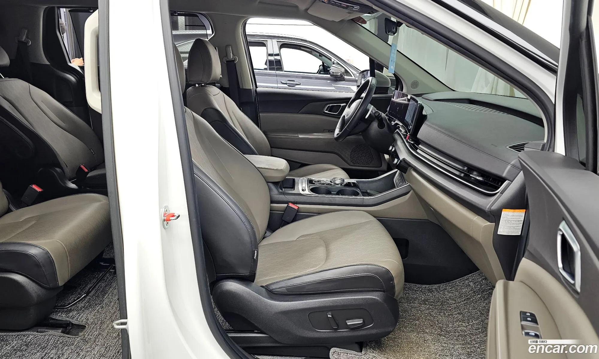 Kia Carnival 2024 — 9