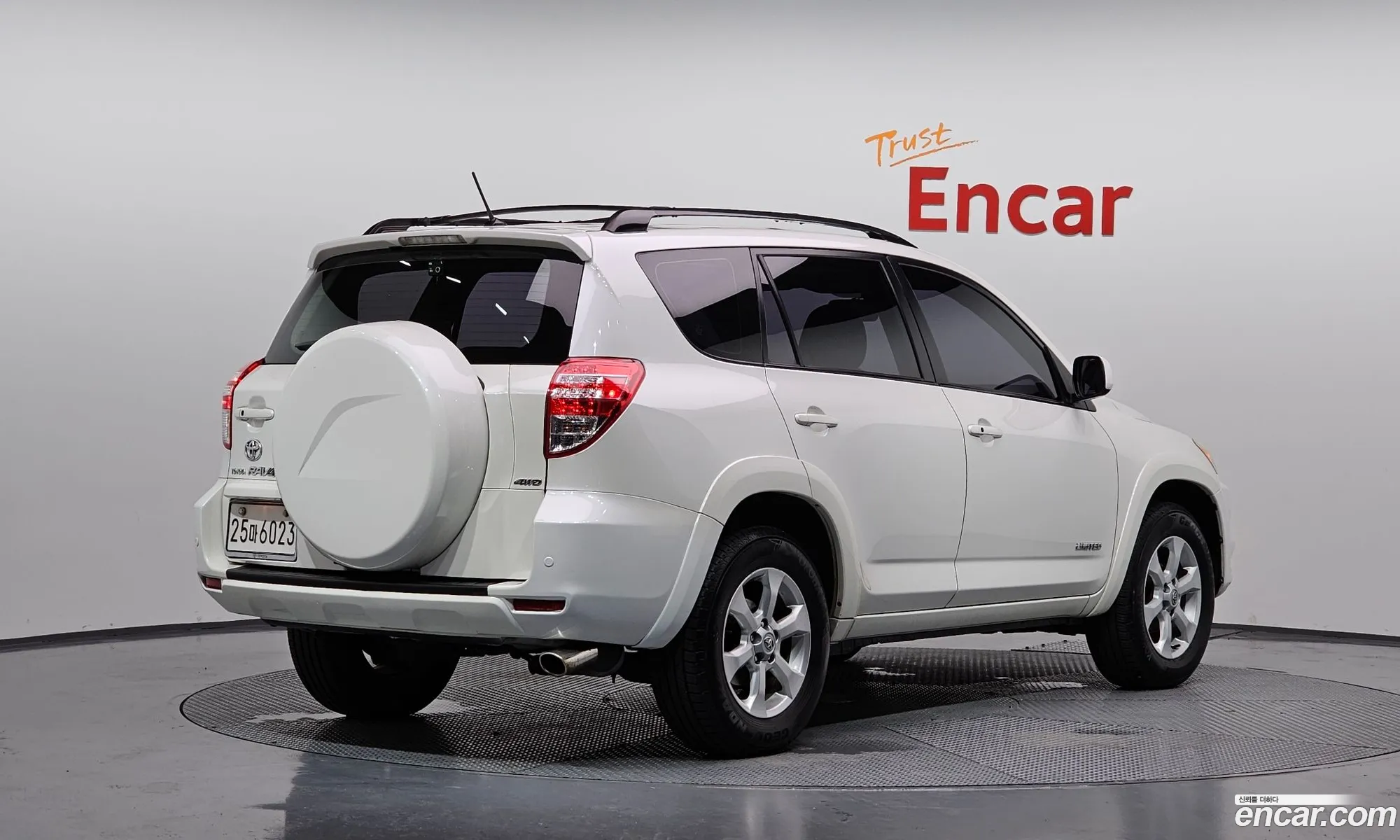 Toyota RAV4 2011 JTMDF4DV2B5045024 — 8