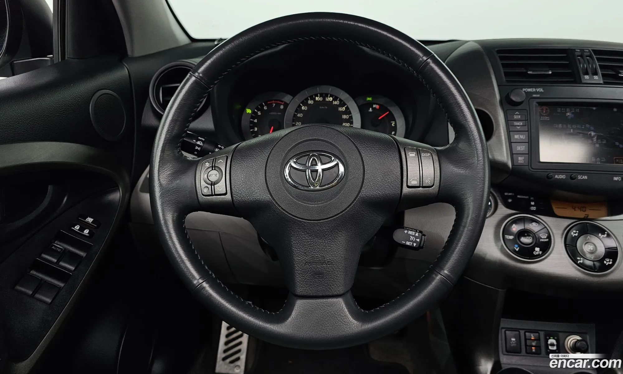 Toyota RAV4 2011 JTMDF4DV2B5045024 — 14