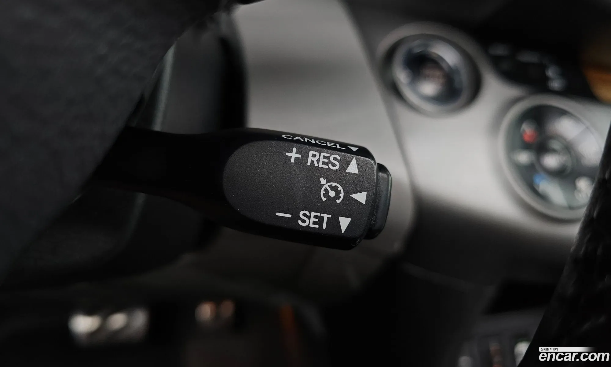 Toyota RAV4 2011 JTMDF4DV2B5045024 — 18
