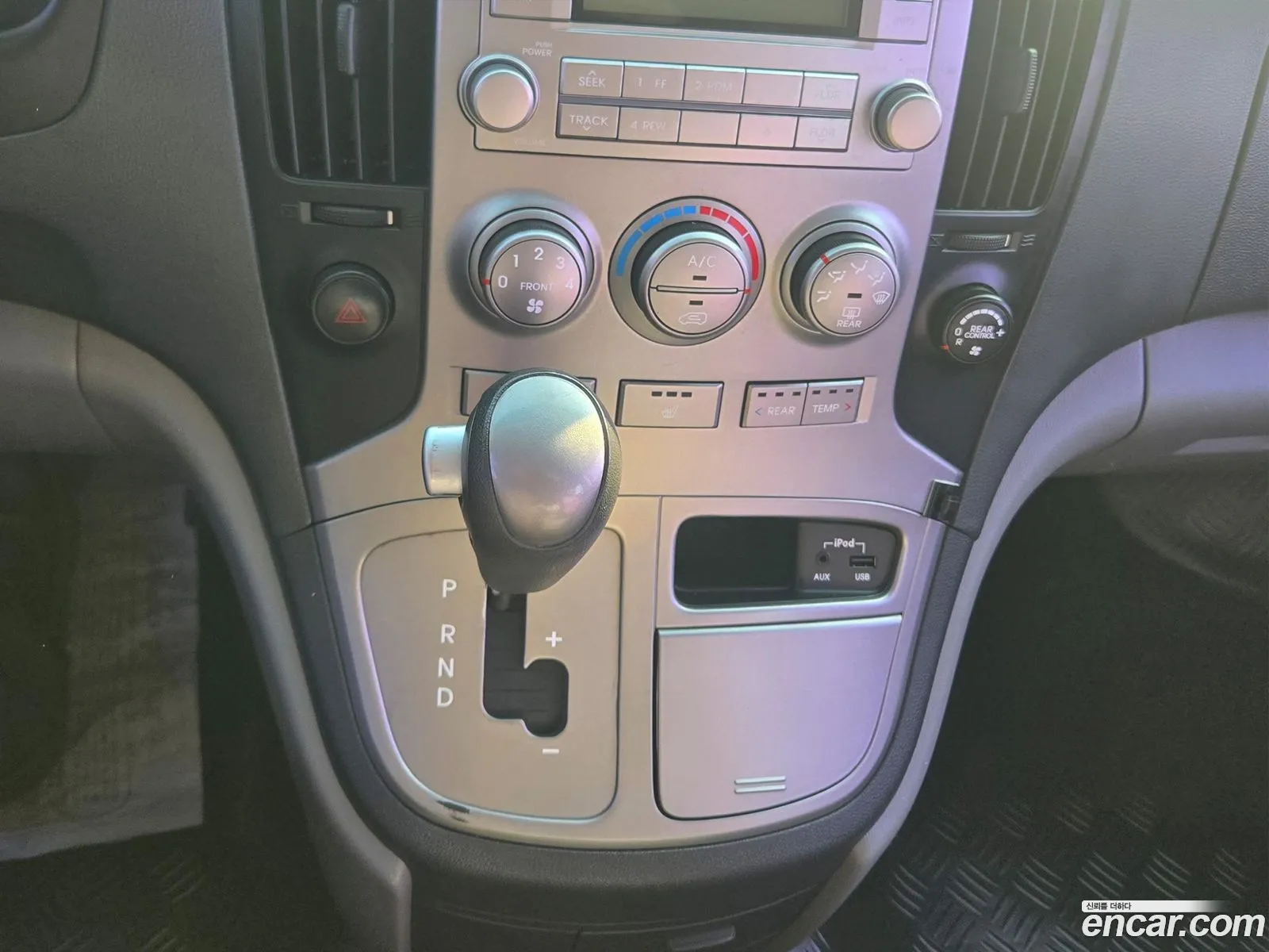 Hyundai Grand Starex 2015 — 14