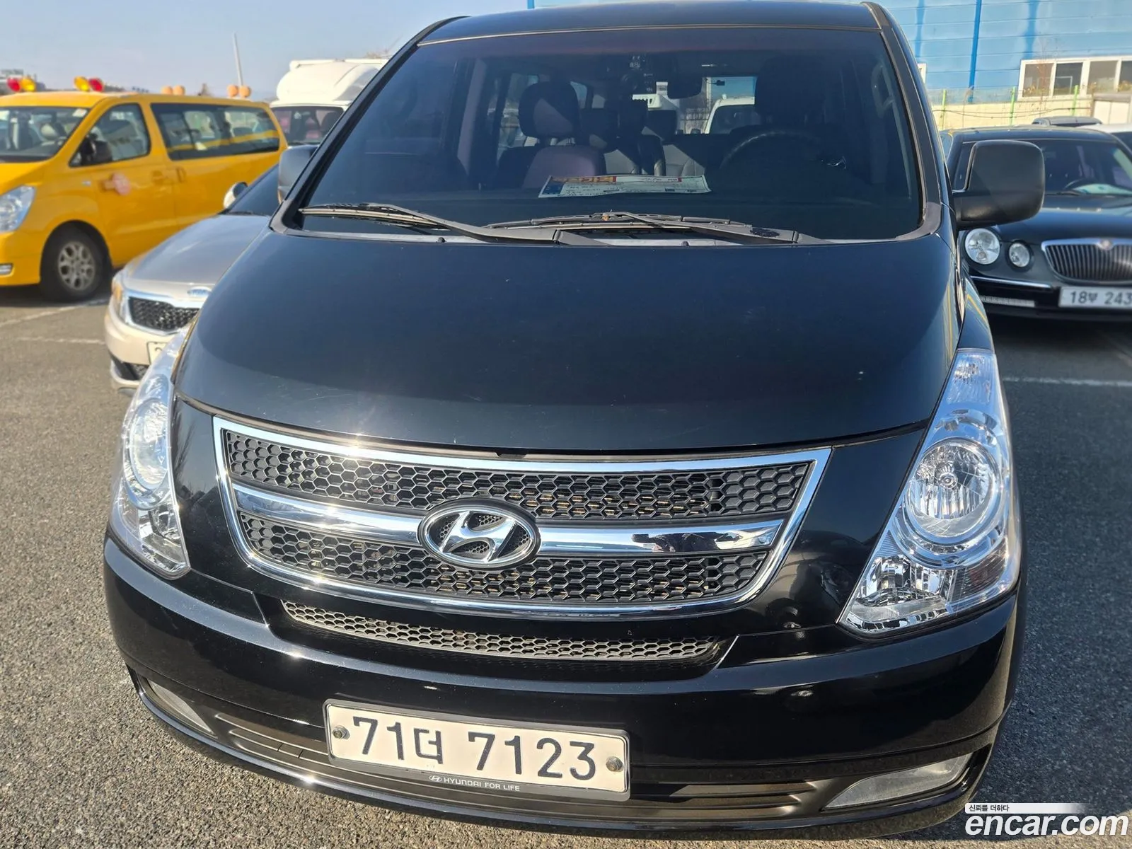 Hyundai Grand Starex 2015 — 17