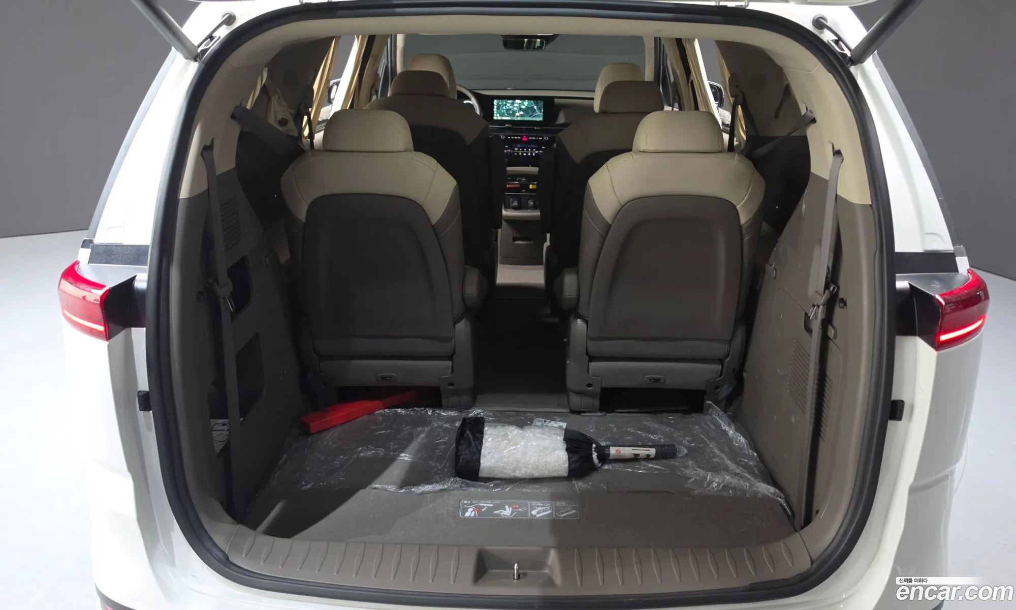 Kia Carnival 2023 KNANE813BPS348339 — 3