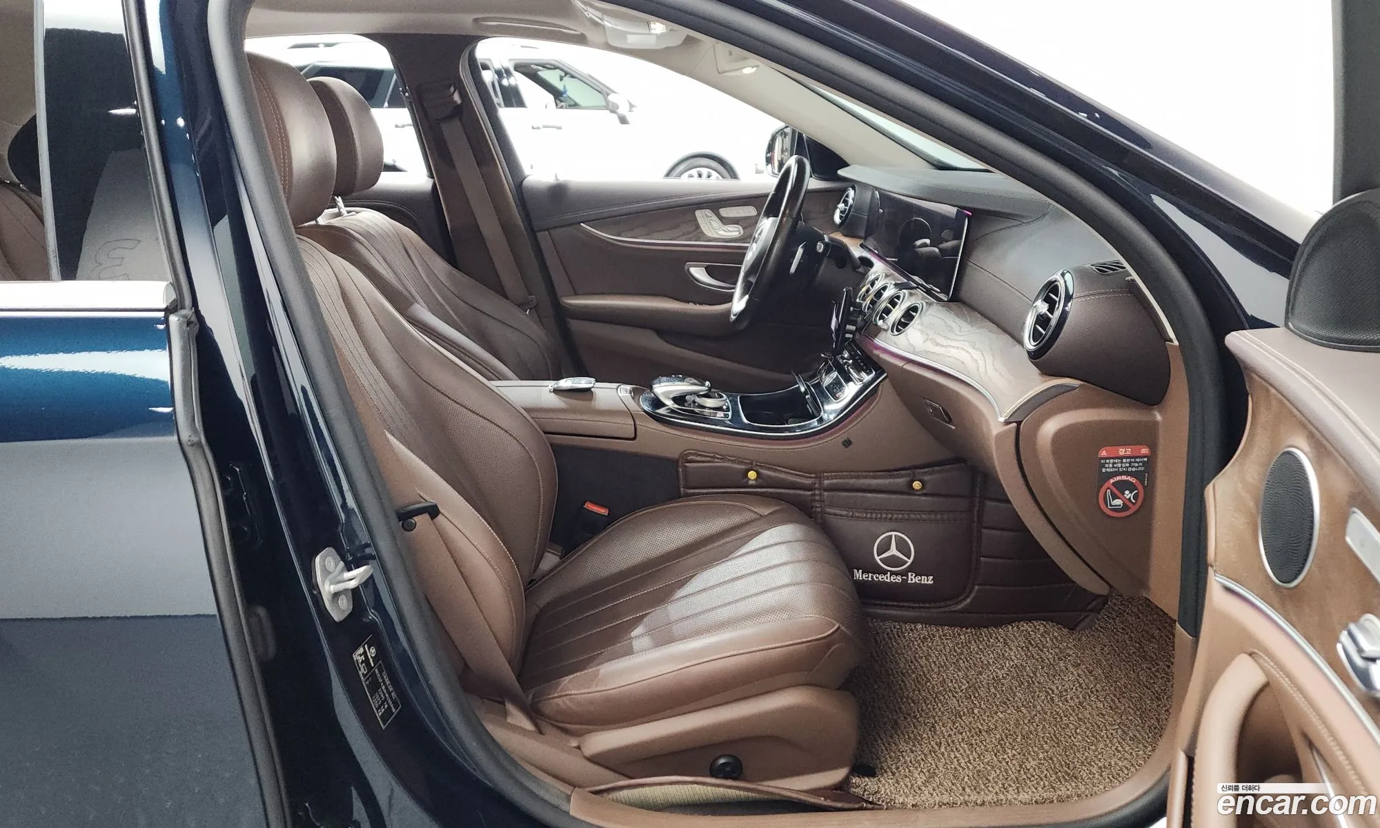 Mercedes-Benz E-Class W213 2017 — 36