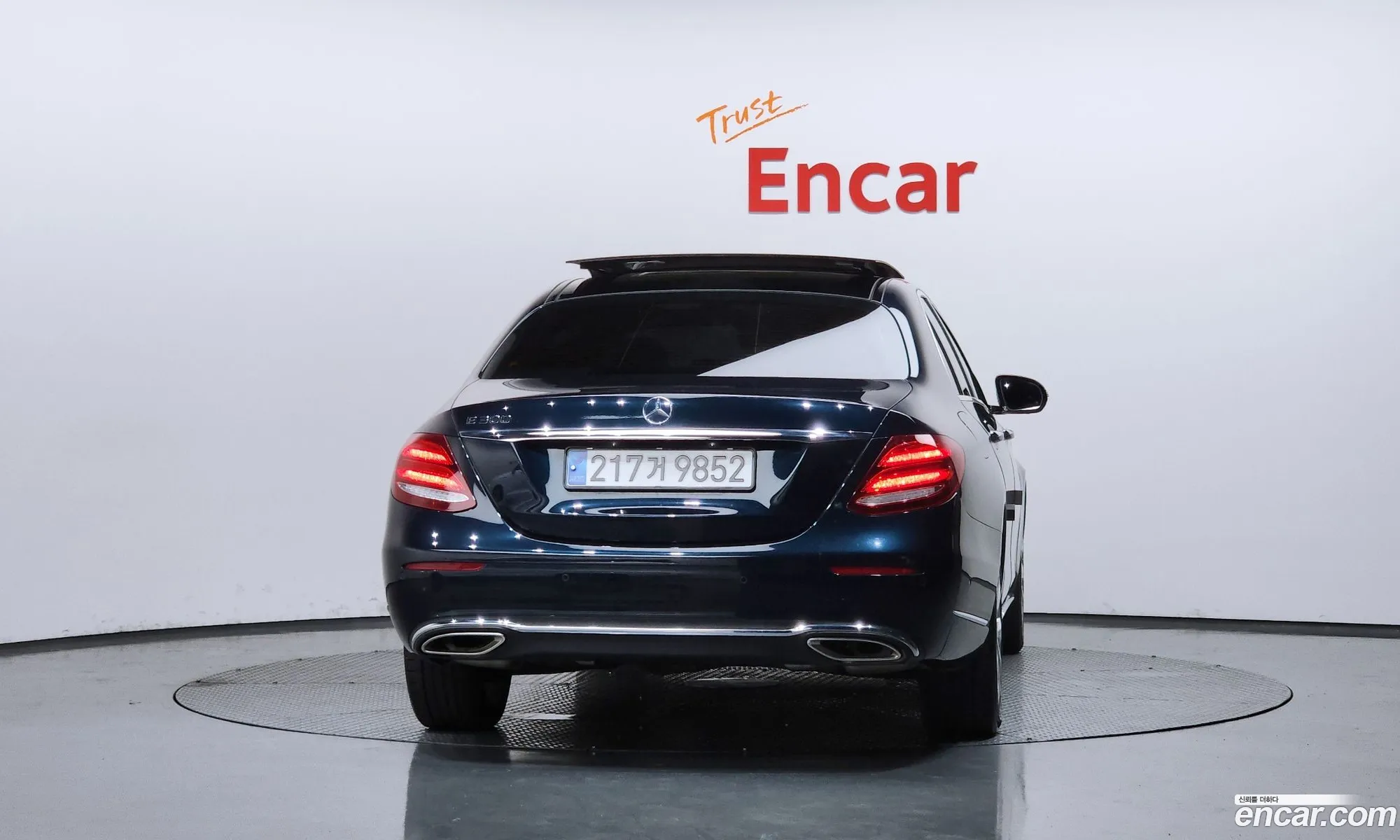 Mercedes-Benz E-Class W213 2017 — 19