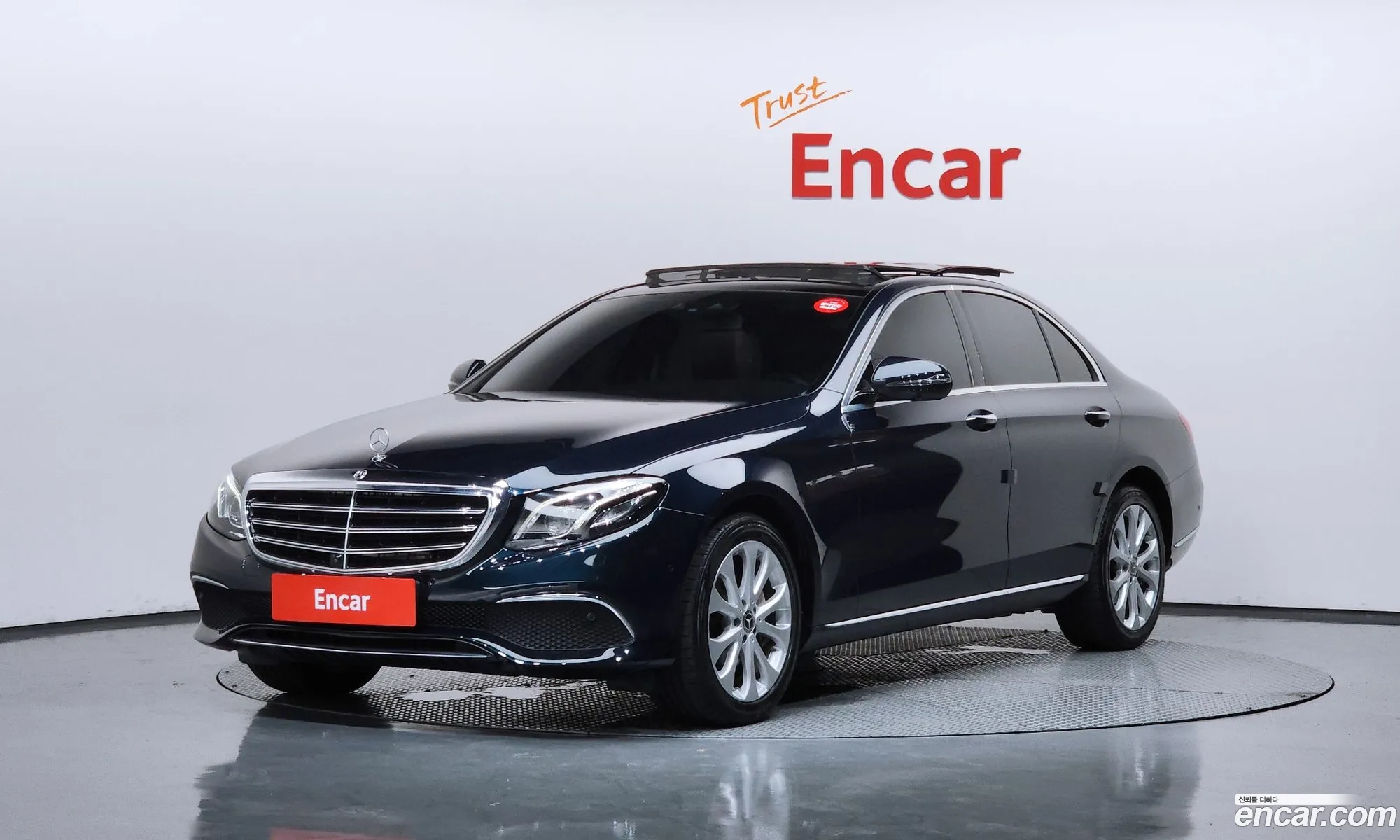 Mercedes-Benz E-Class W213 2017 — 13