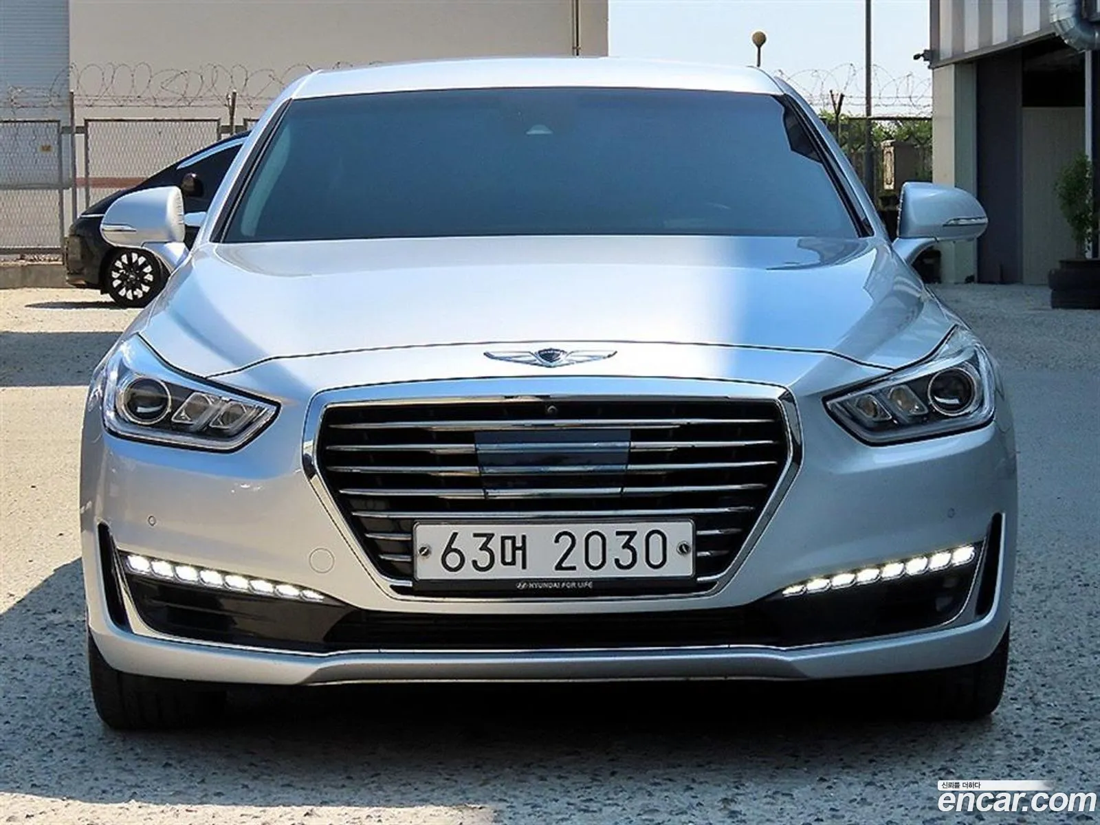 Genesis EQ900 2016 — 20