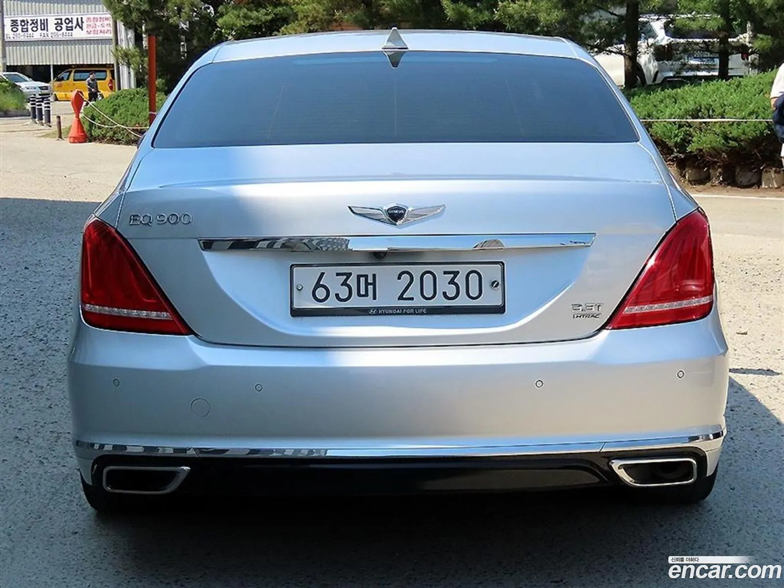 Genesis EQ900 2016 — 18