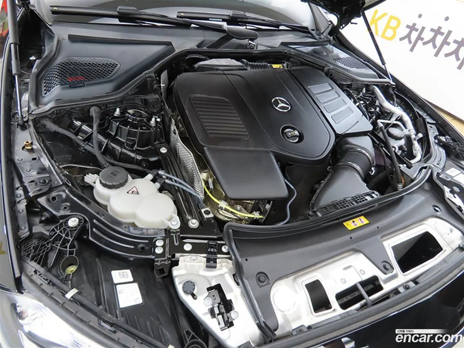 Mercedes-Benz E-Class W214 2025 — 11