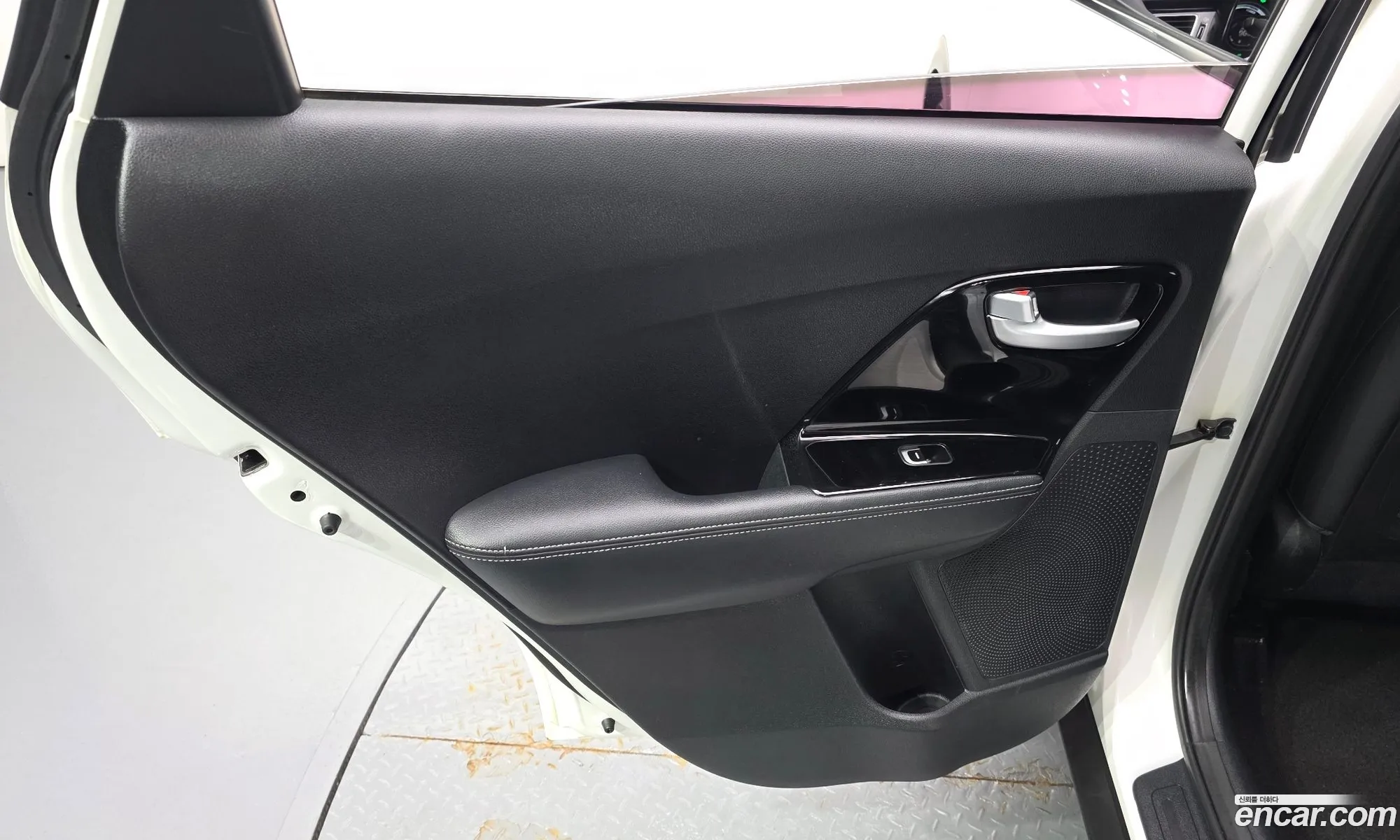Kia Niro 2017 — 25