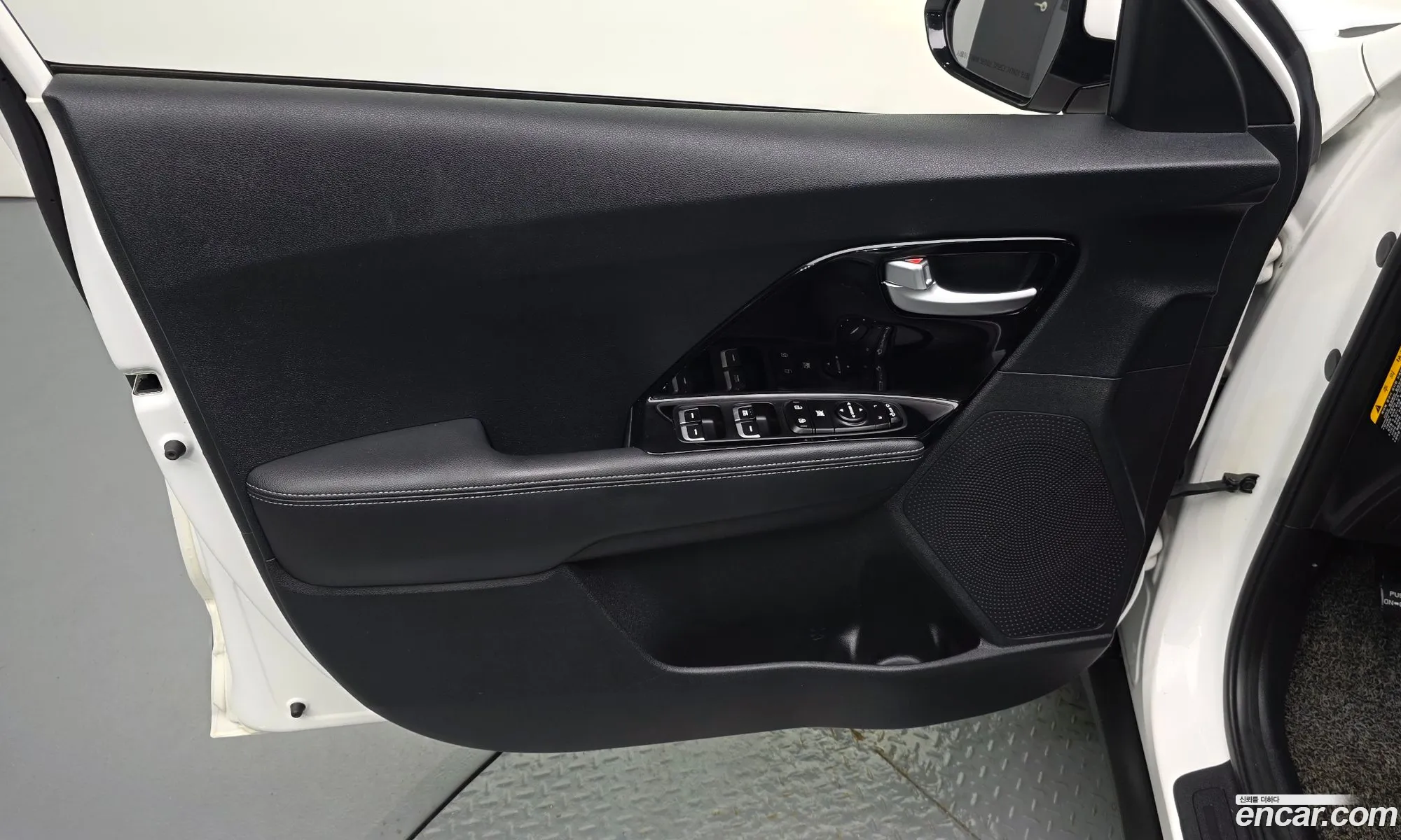 Kia Niro 2017 — 11