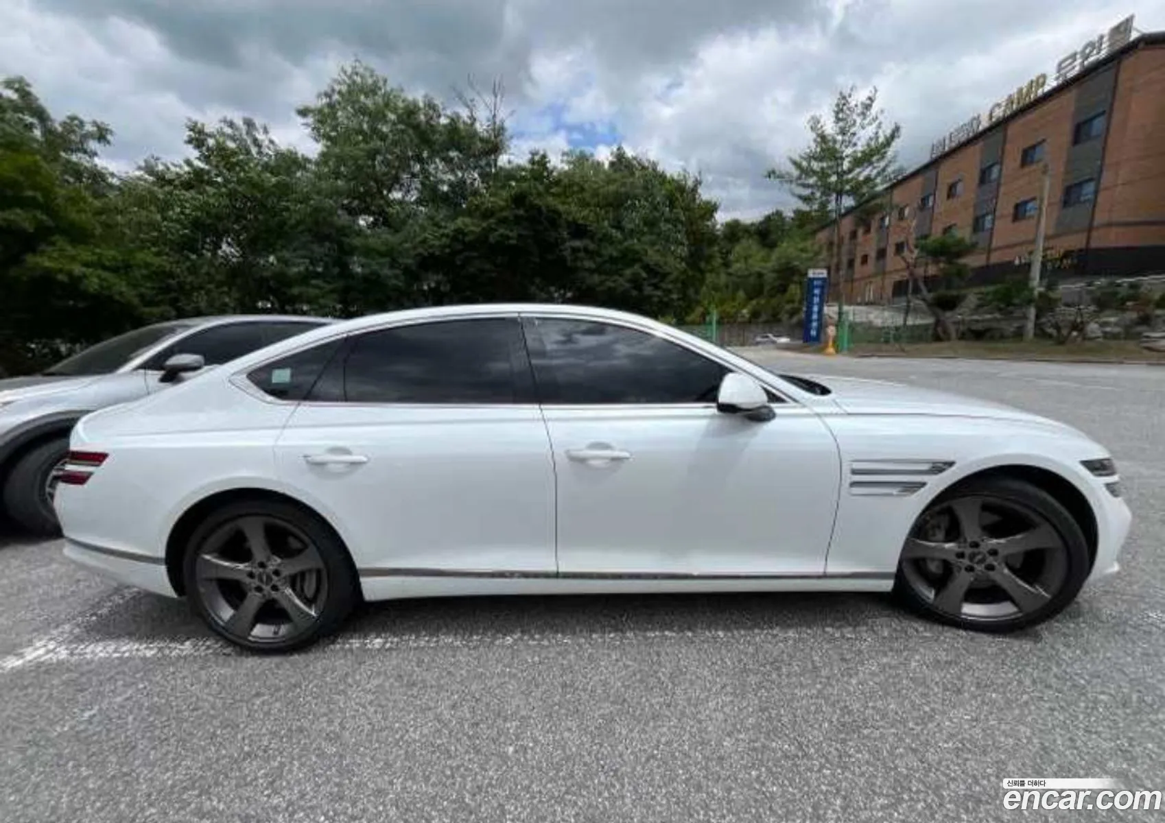 Genesis G80 2023 — 8