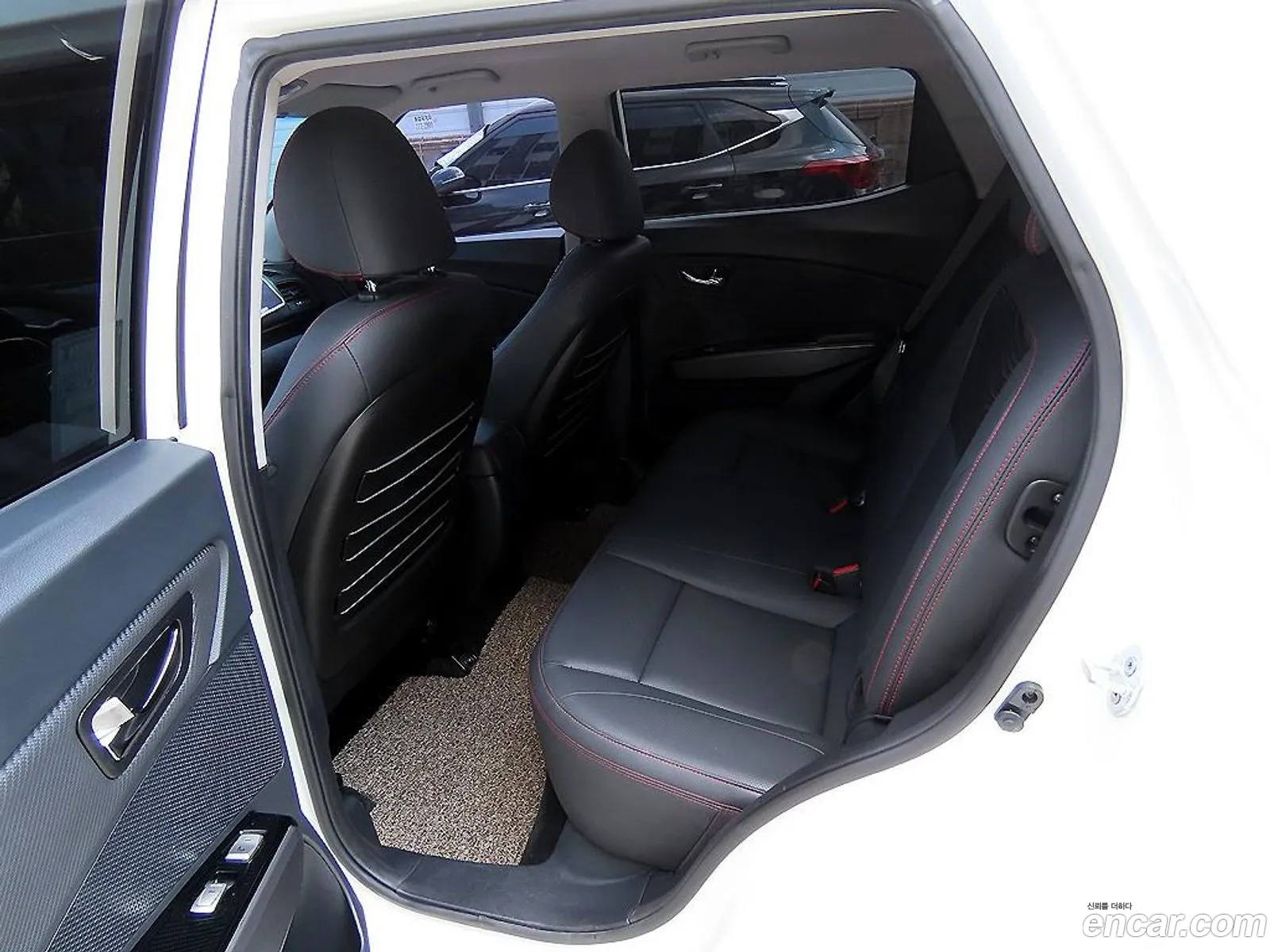 KG Mobility (SsangYong) Tivoli Air 2017 — 16