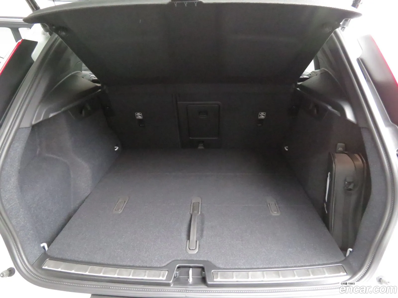 Volvo XC40 2025 — 17