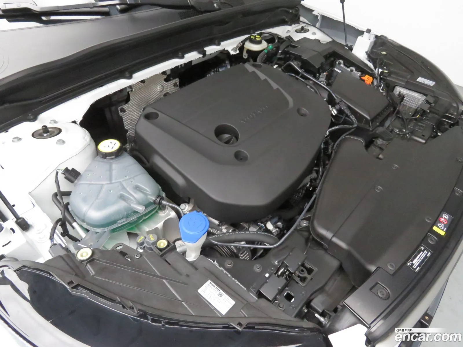 Volvo XC40 2025 — 16