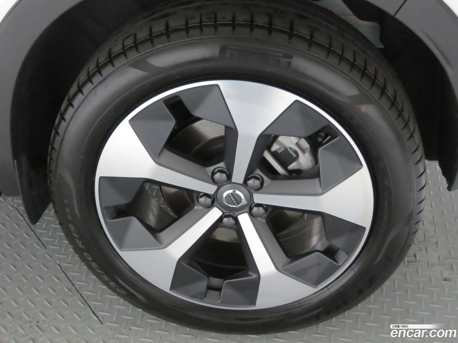 Volvo XC40 2025 — 13