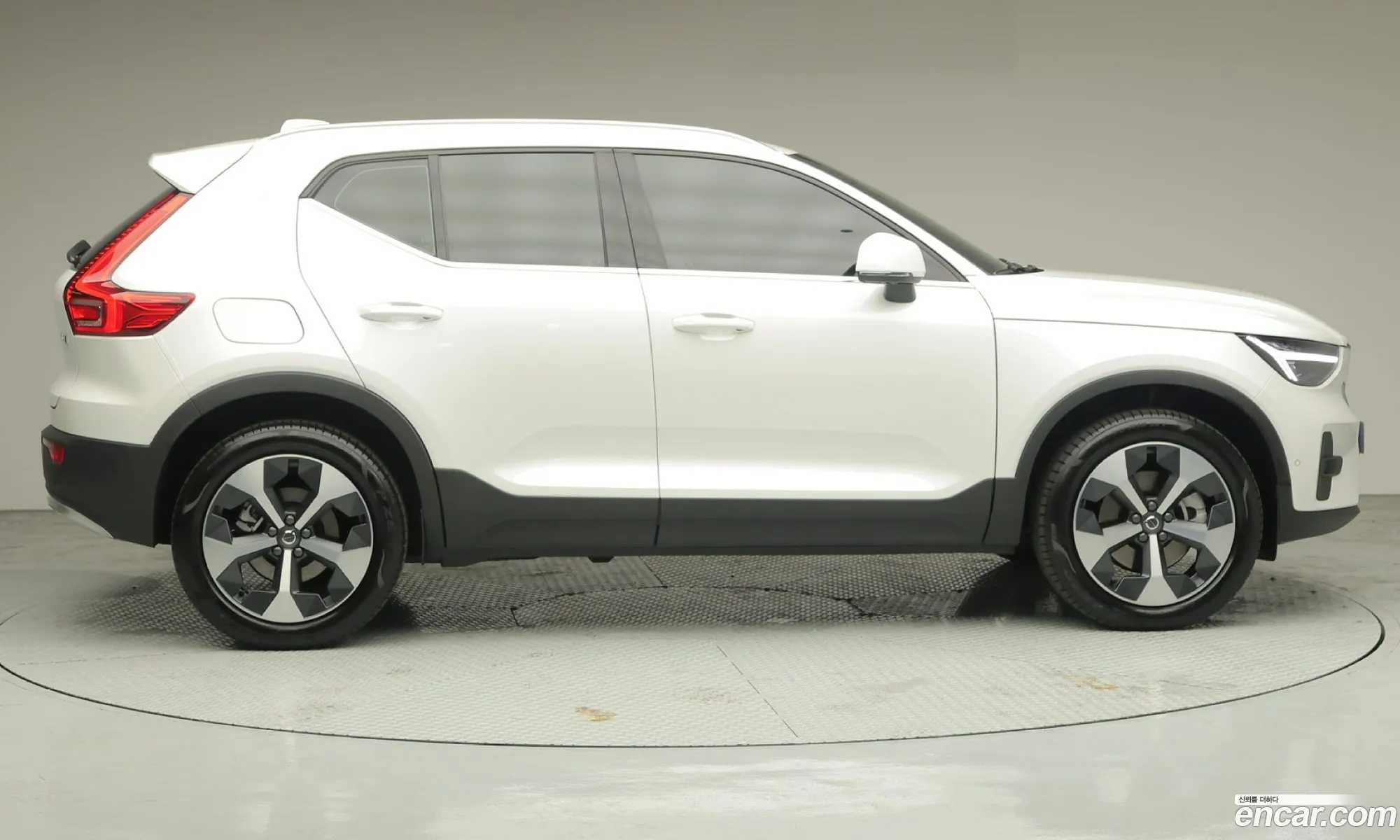 Volvo XC40 2025 — 12