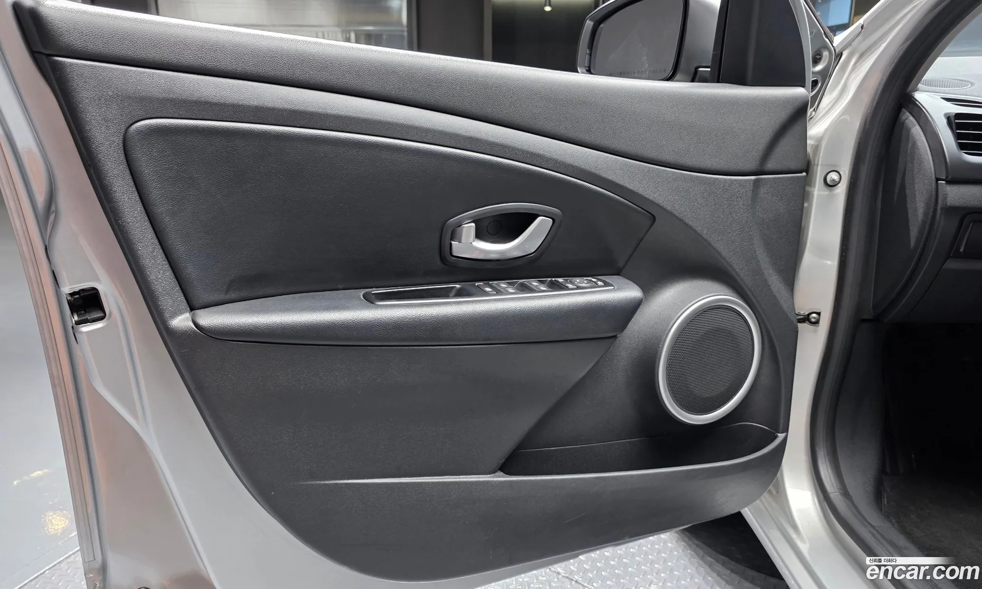 Renault Korea (Samsung) SM3 2014 KNMC4C2HMEP156962 — 31