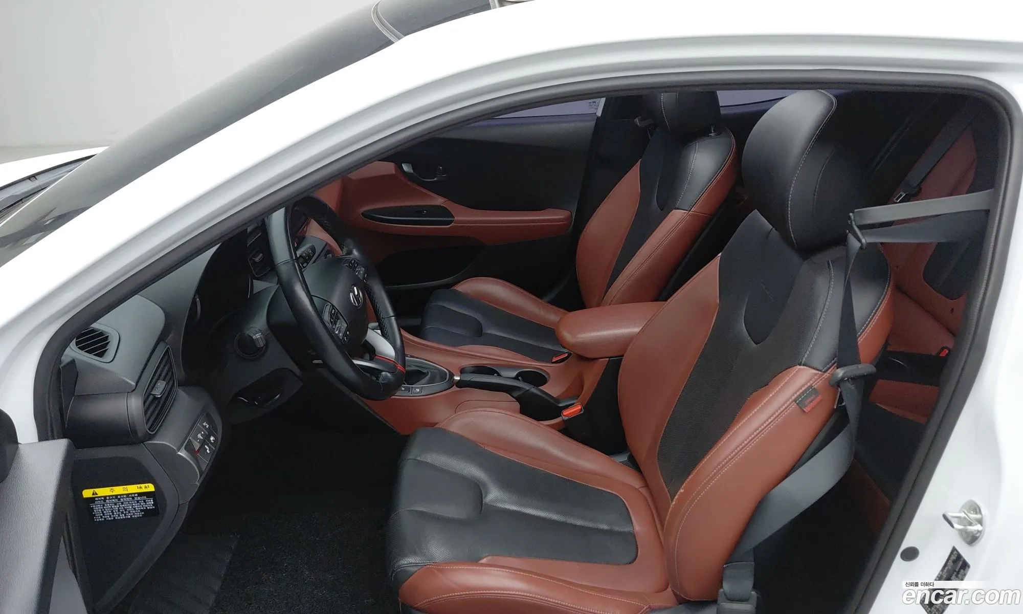 Hyundai Veloster 2018 — 17