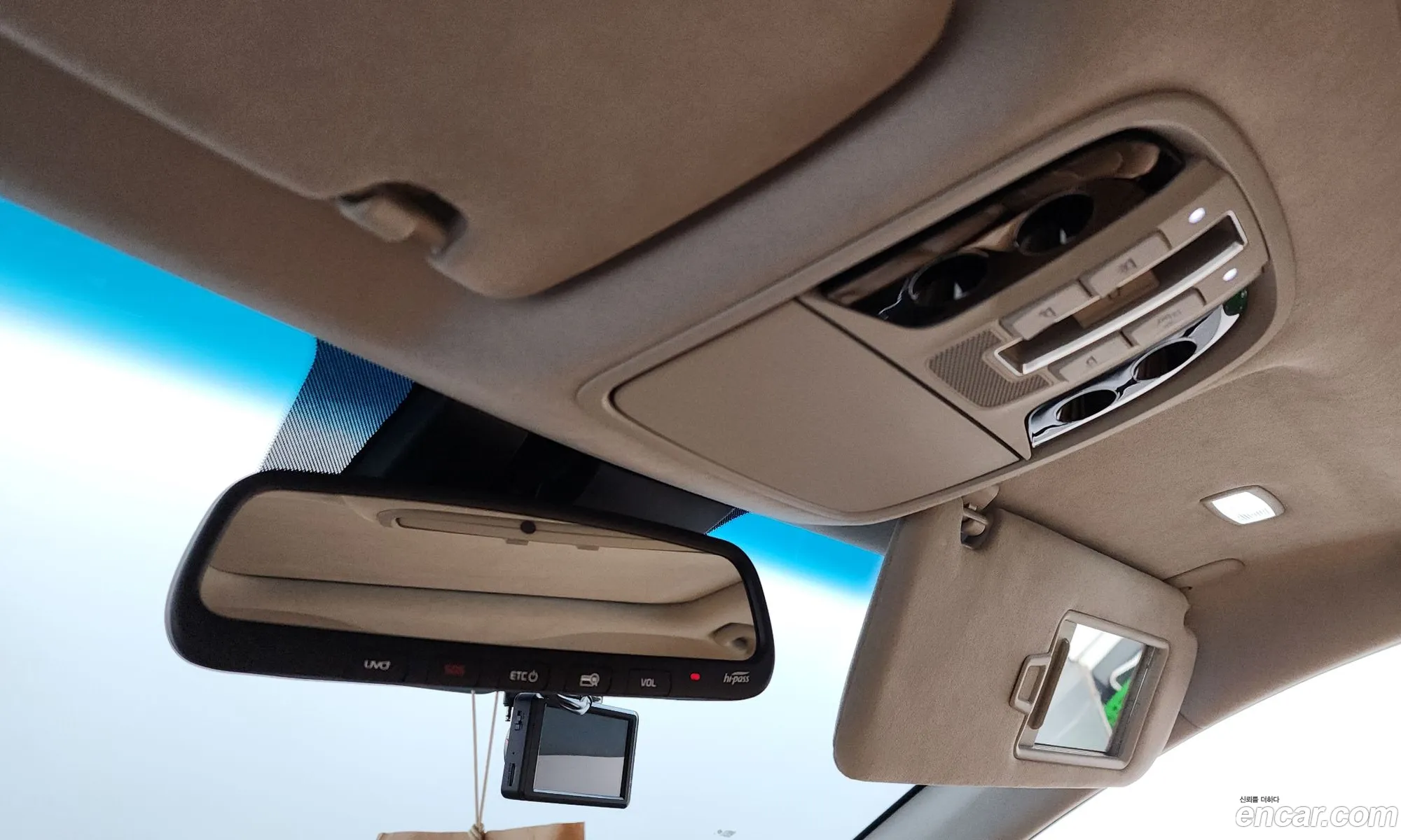 Kia K7 Premier 2019 — 32