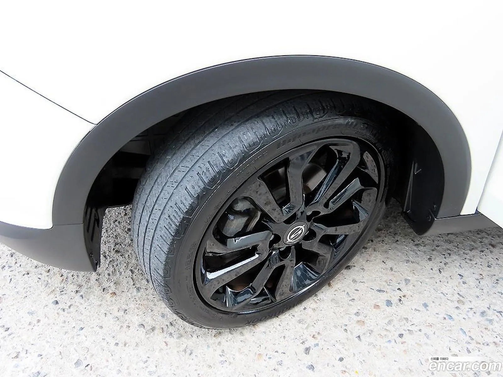 KG Mobility (SsangYong) Tivoli 2015 — 17