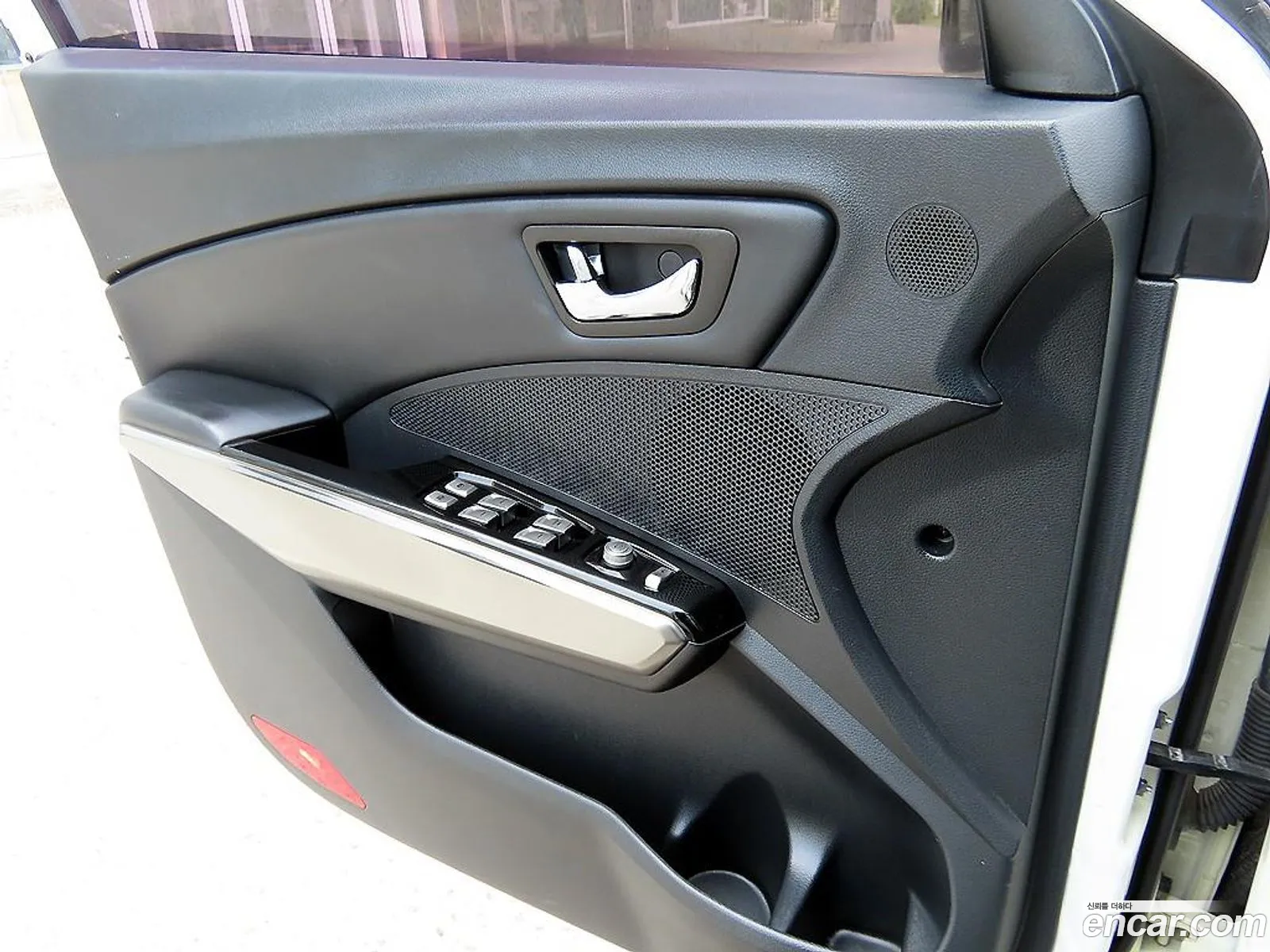 KG Mobility (SsangYong) Tivoli 2015 — 7