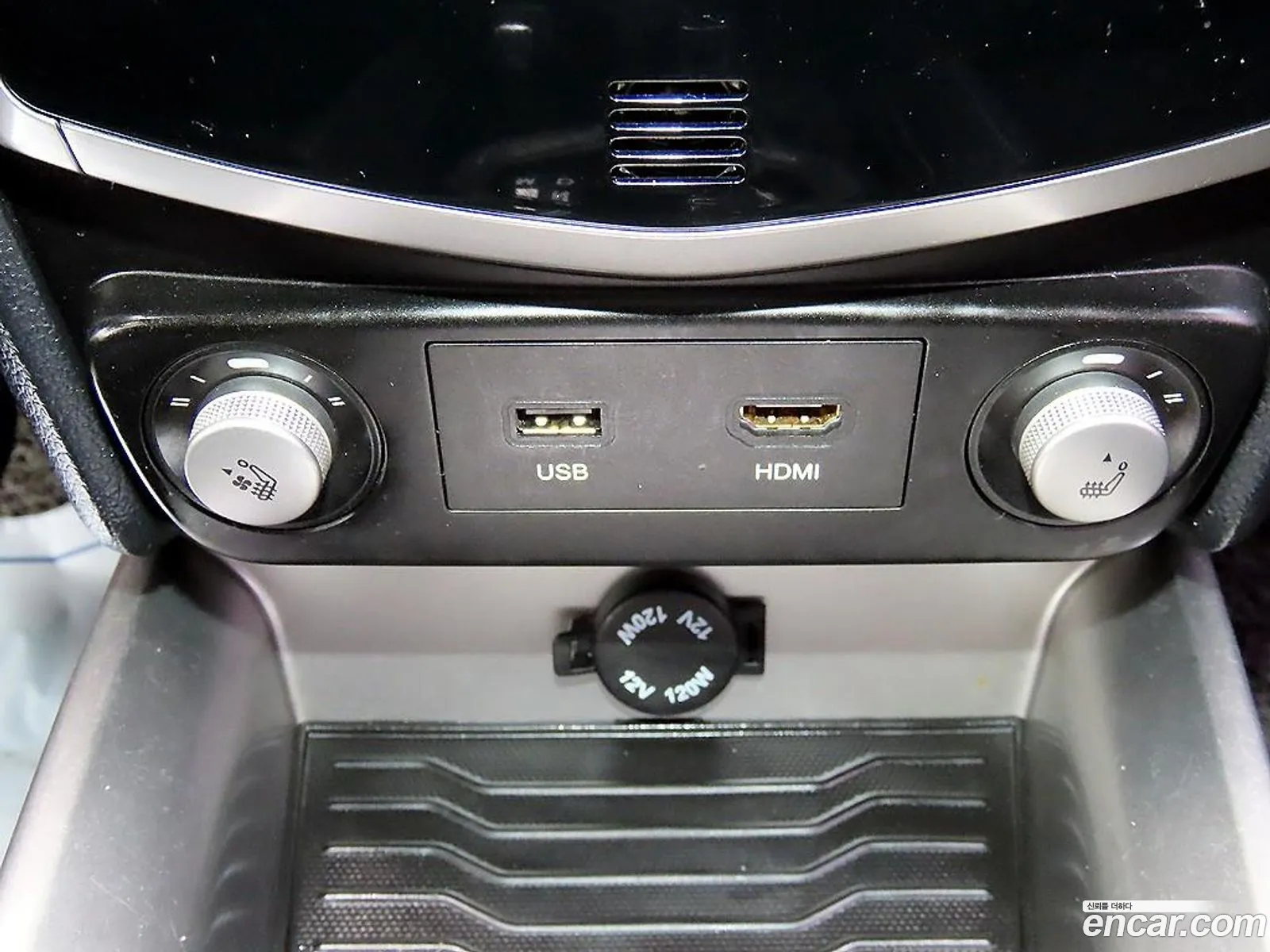 KG Mobility (SsangYong) Tivoli 2015 — 12