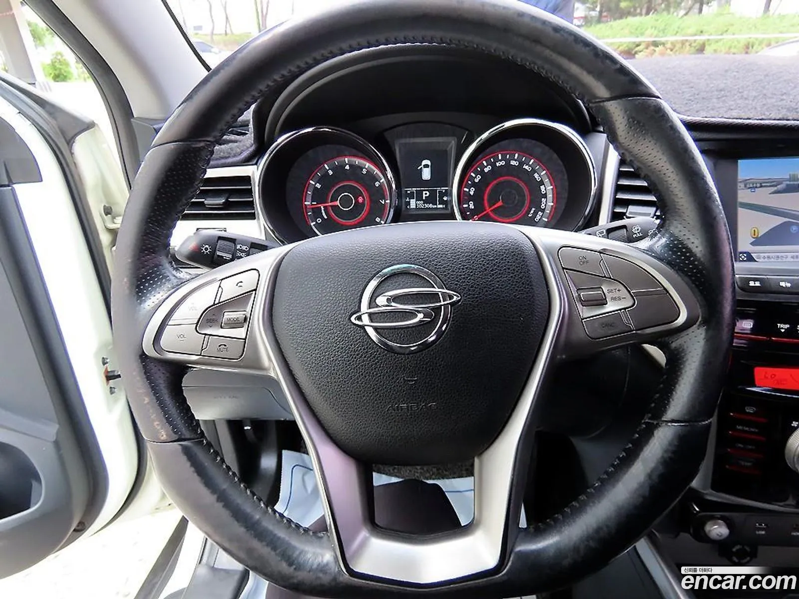 KG Mobility (SsangYong) Tivoli 2015 — 11