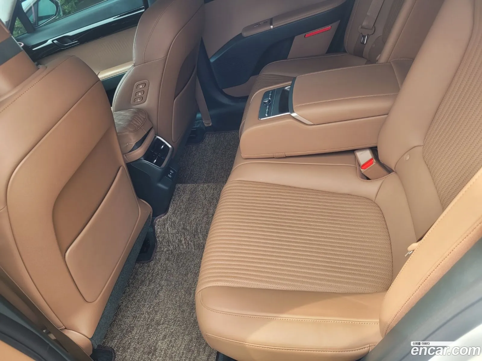 Hyundai Grandeur Hybrid 2023 — 4