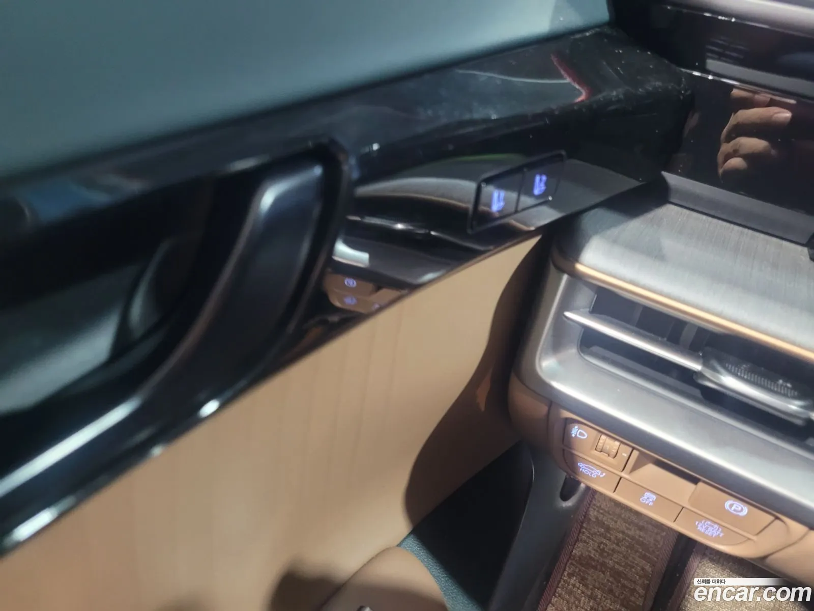 Hyundai Grandeur Hybrid 2023 — 10