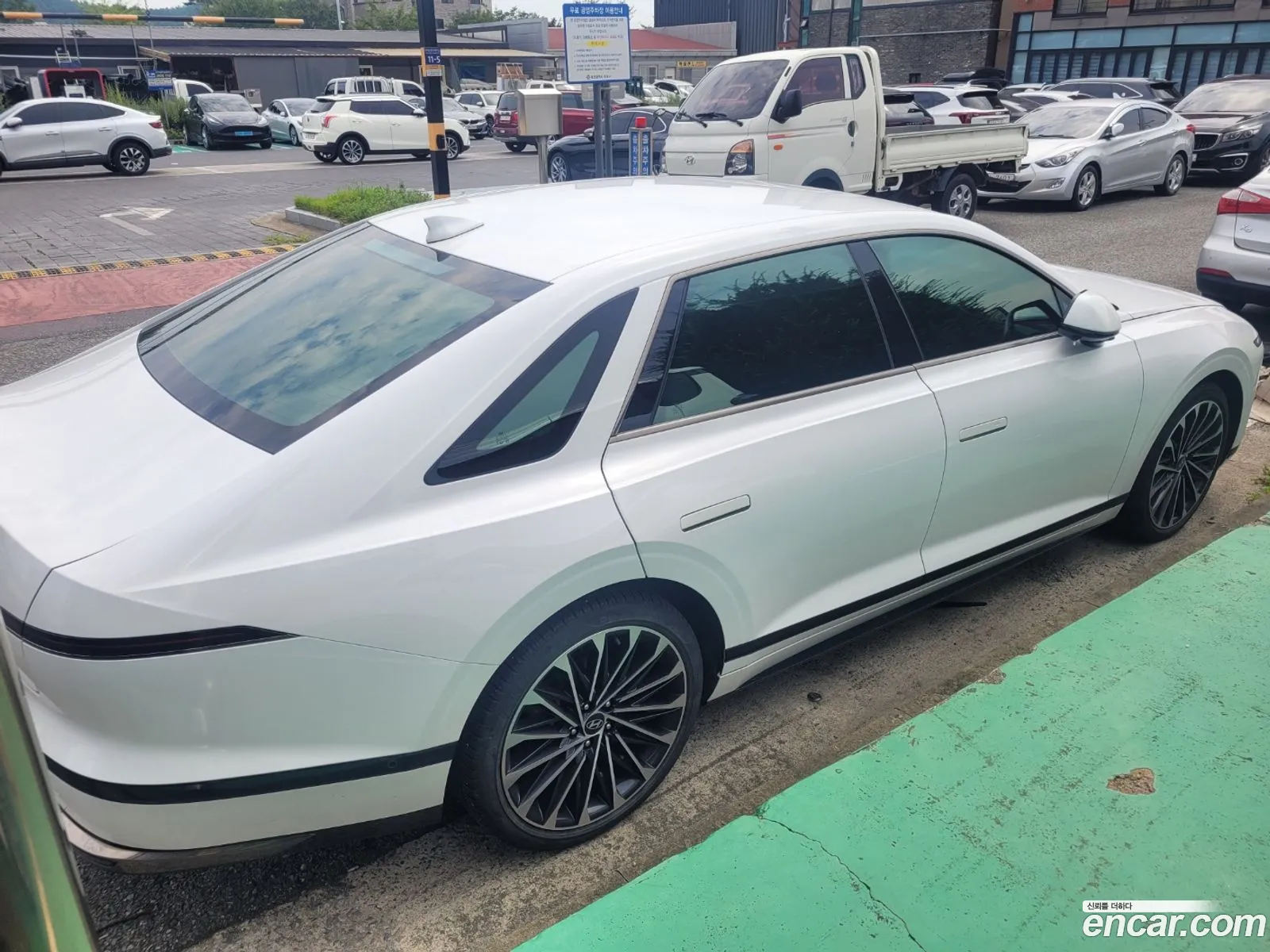 Hyundai Grandeur Hybrid 2023 — 3