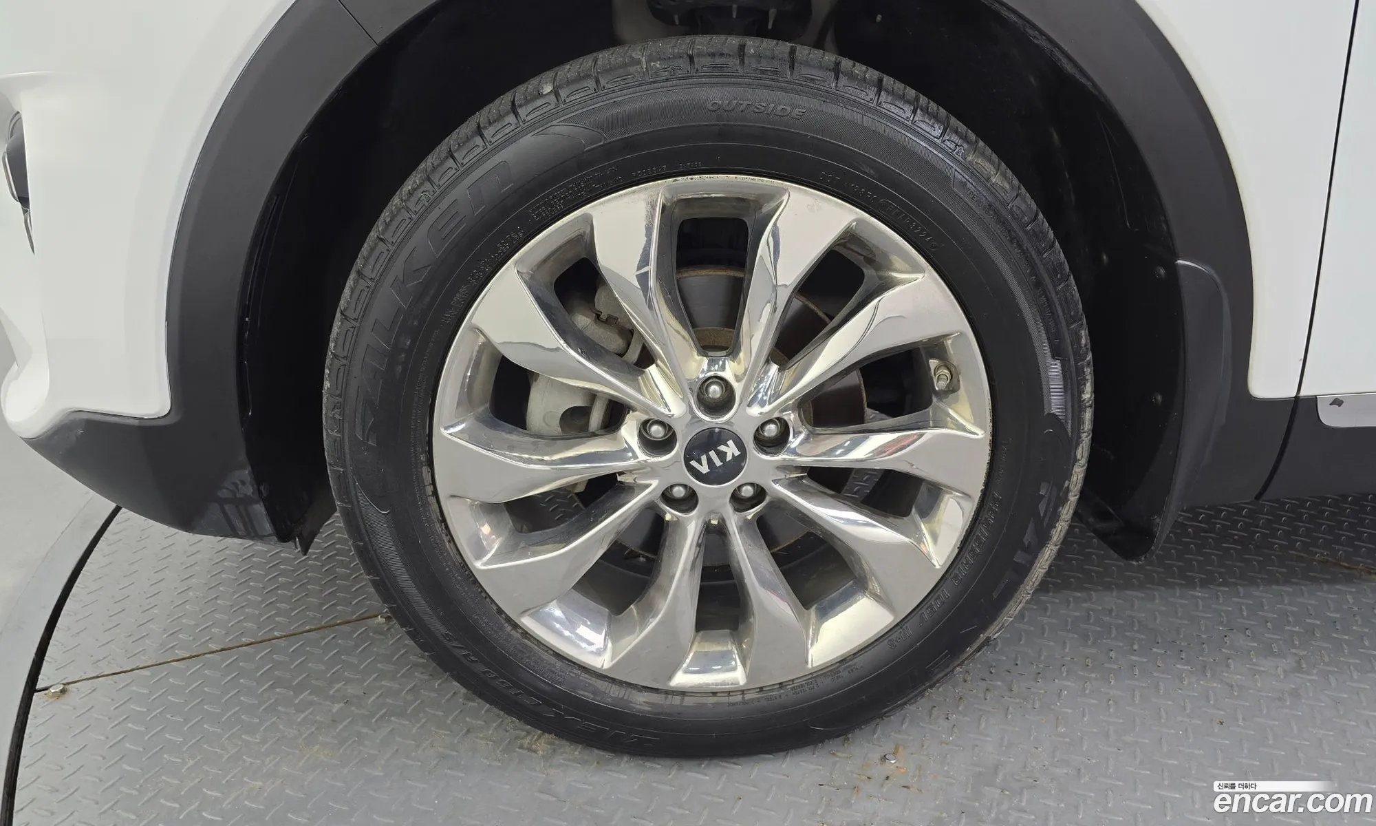Kia Sorento 2018 KNAPS81BDKA529131 — 9