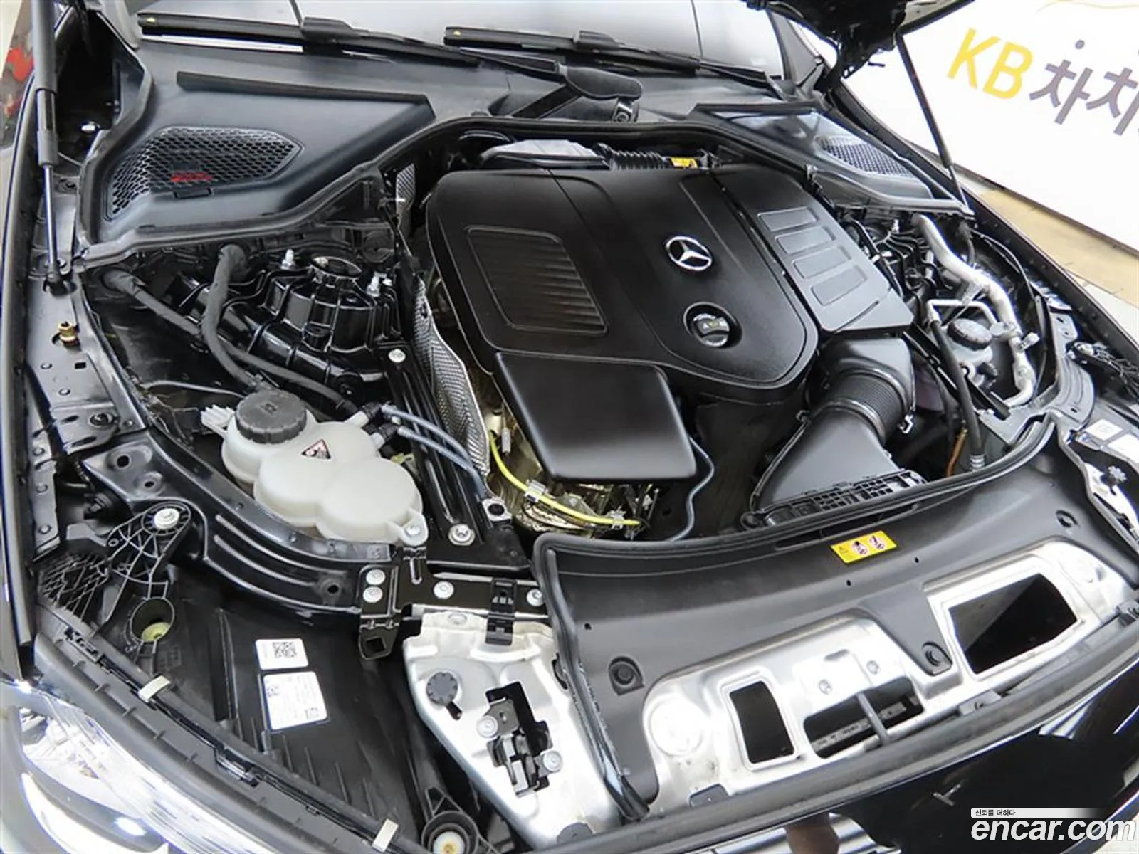 Mercedes-Benz E-Class W214 2025 — 14