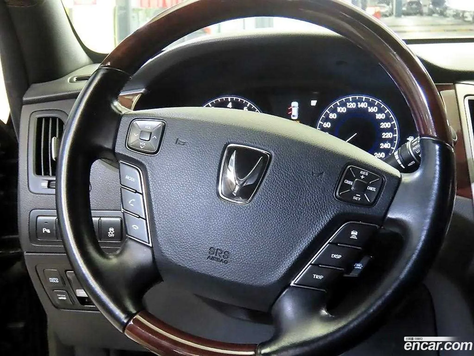 Hyundai Equus 2012 — 18