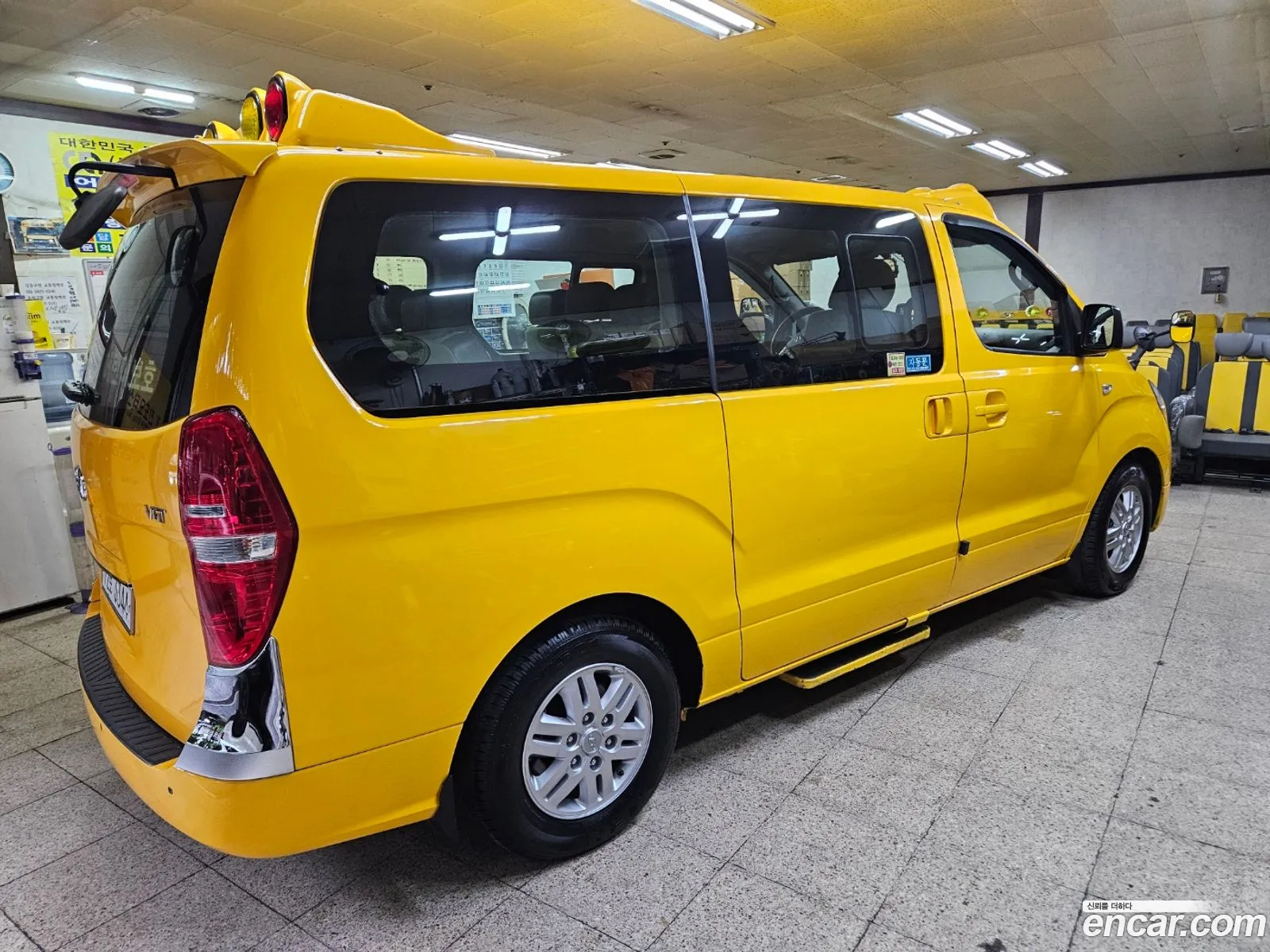 Hyundai Grand Starex 2017 — 11