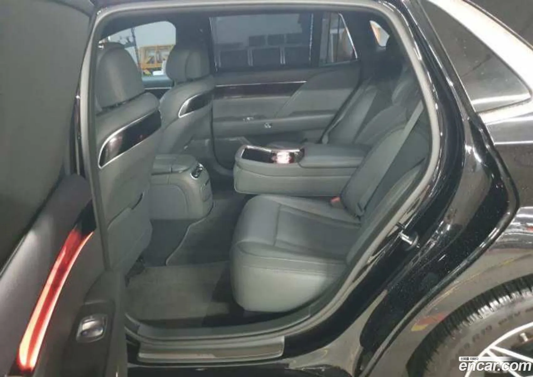 Genesis G90 2023 — 10