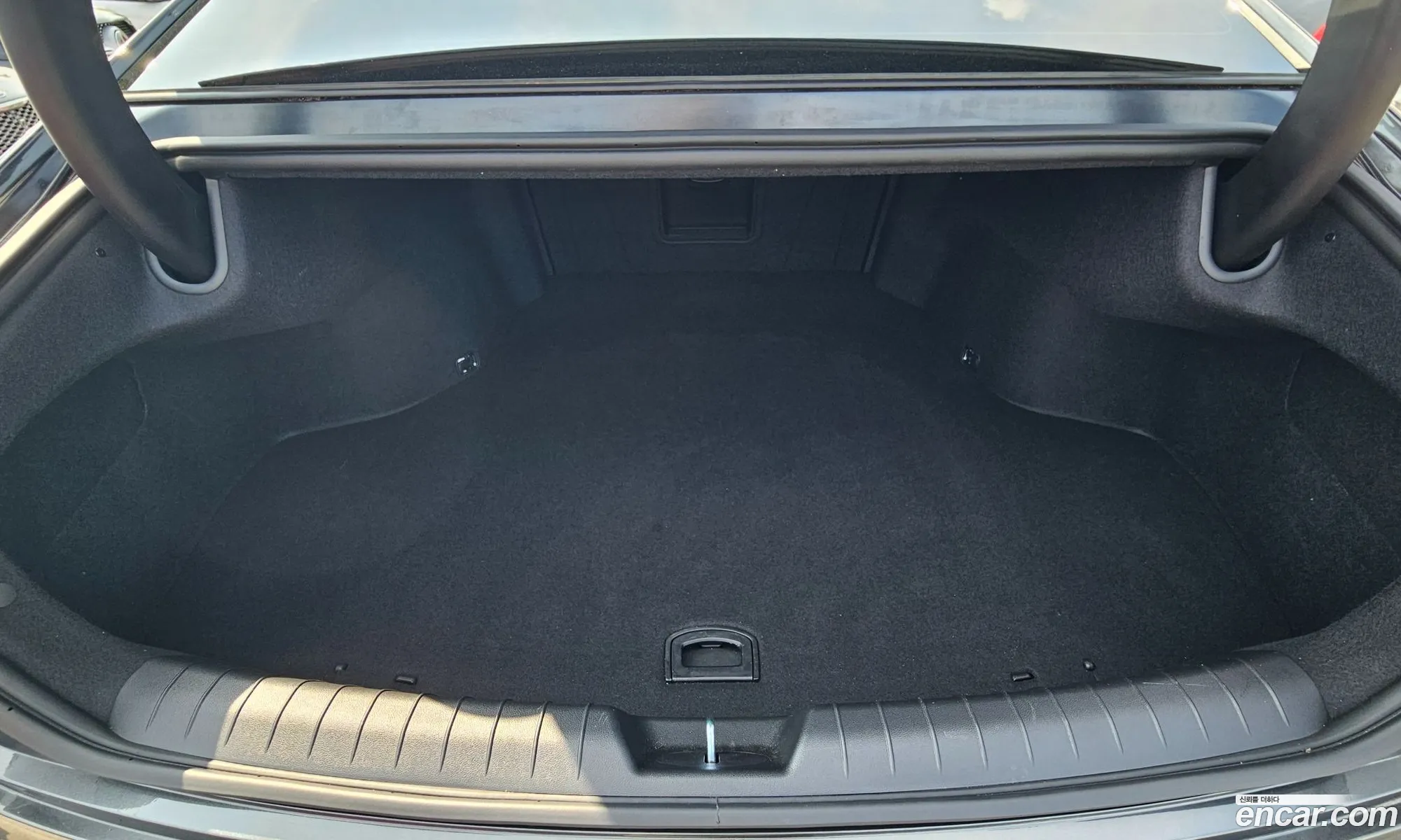 Hyundai Grandeur Hybrid 2024 — 15